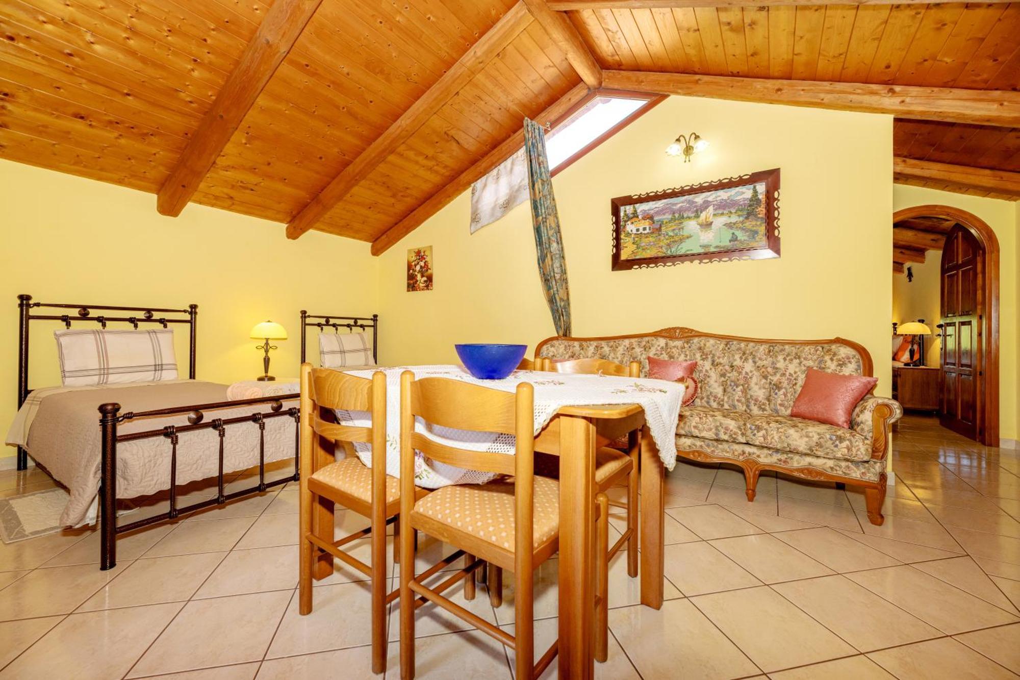 Apartment Arazzo
