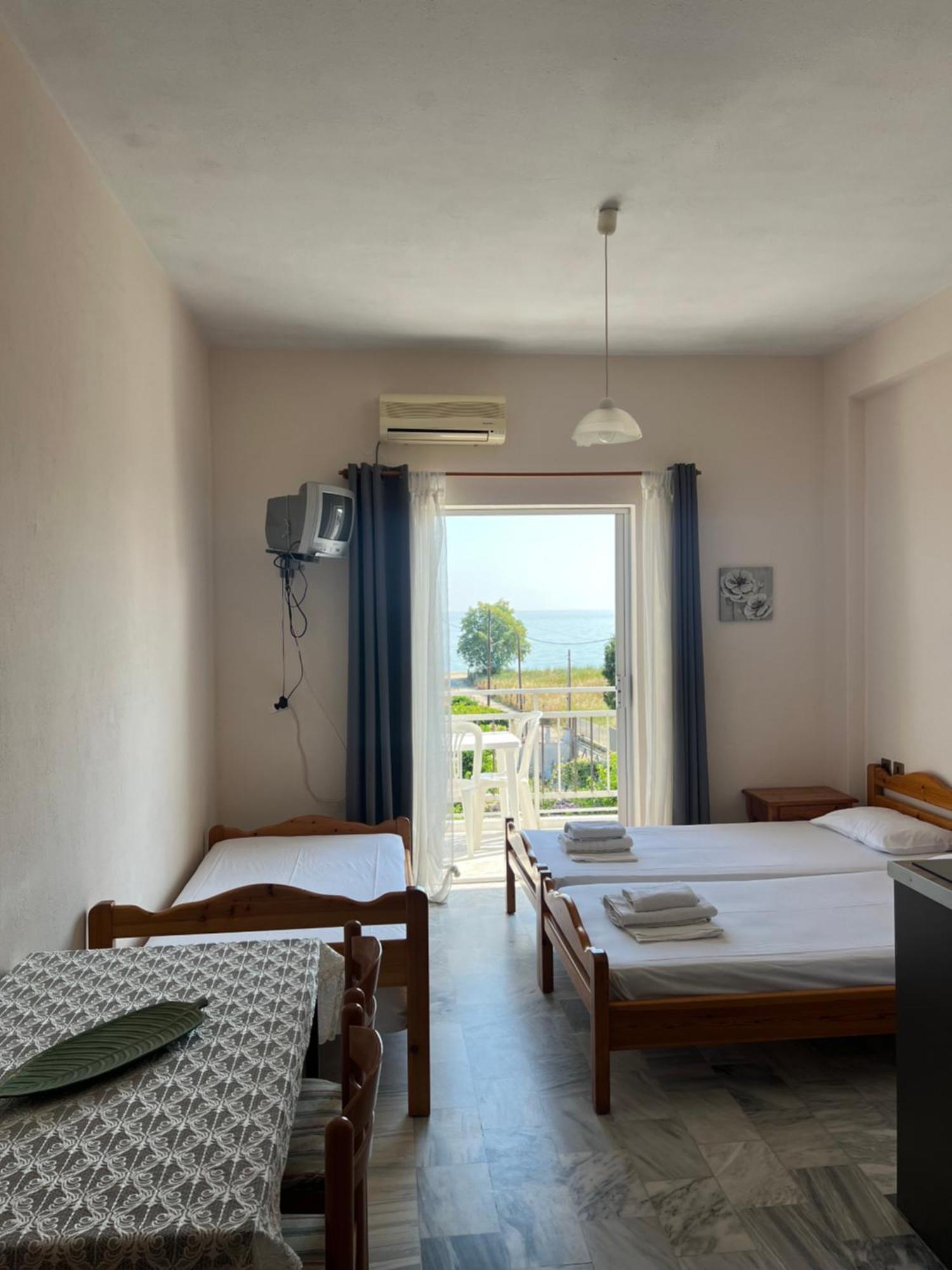 Golden Sea View Apartment *