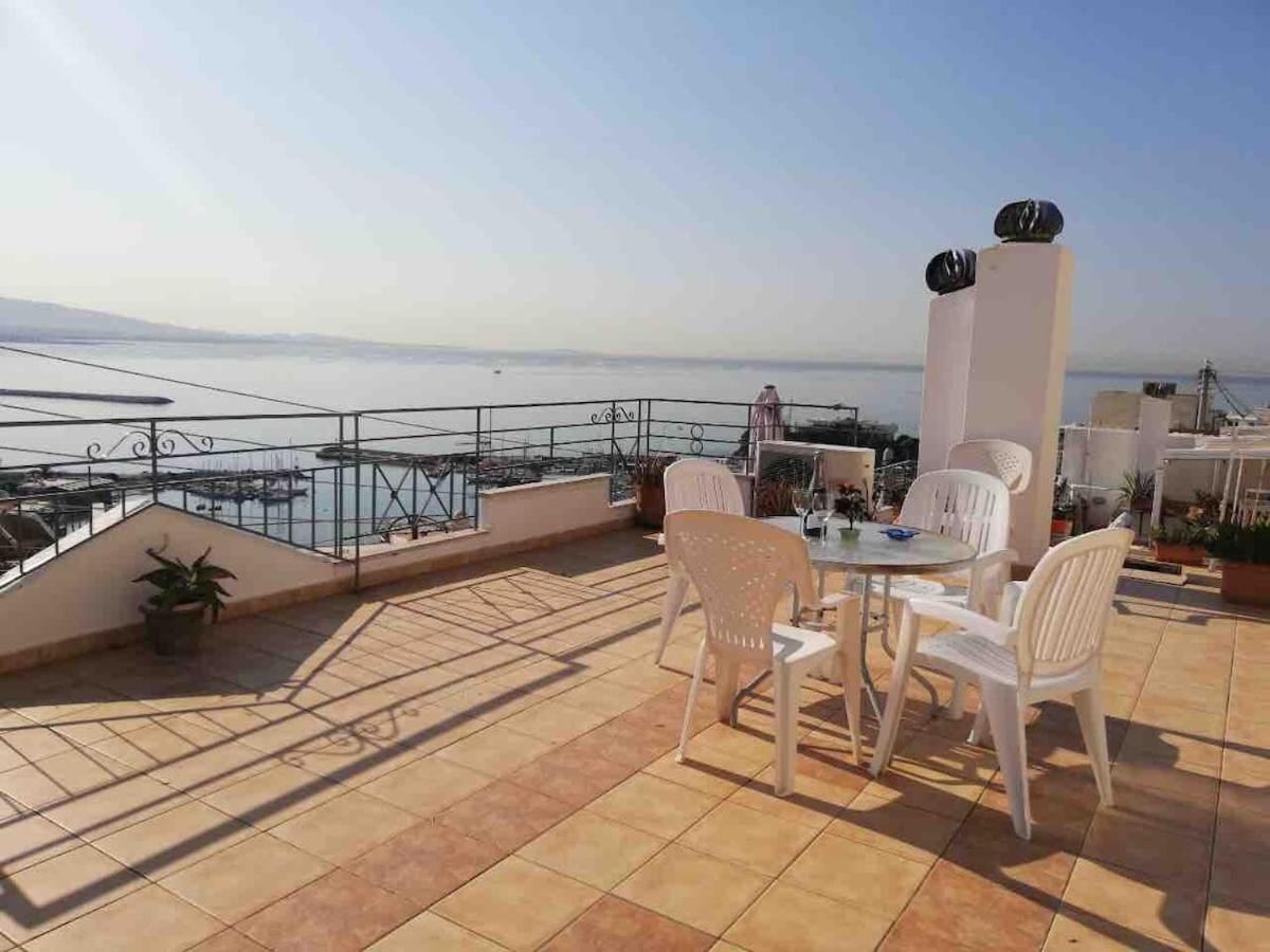 Lux Secret * Piraeus