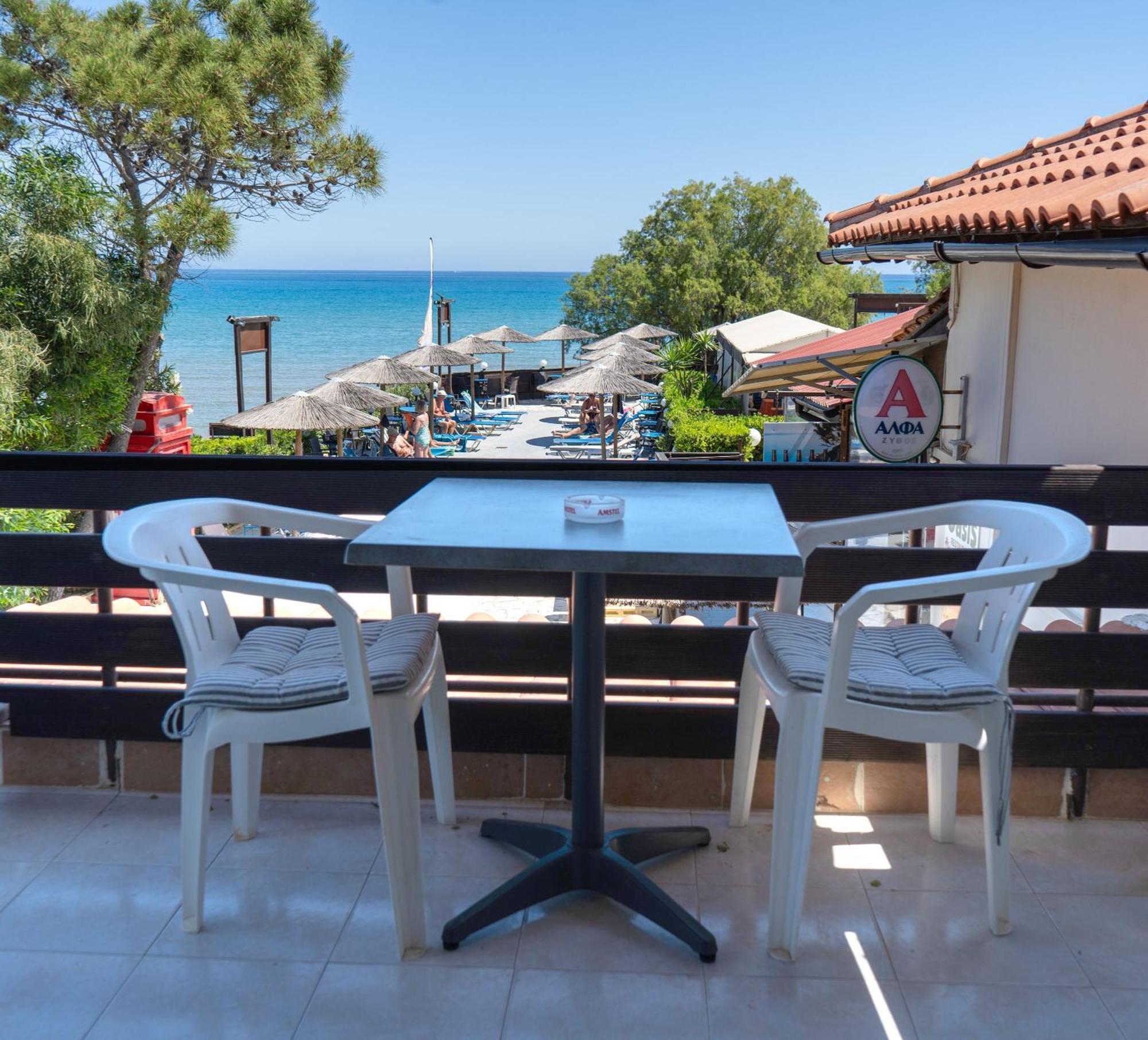 Oasis Beachfront & Apartments, By Zantewize * Alykanas (Zakynthos)