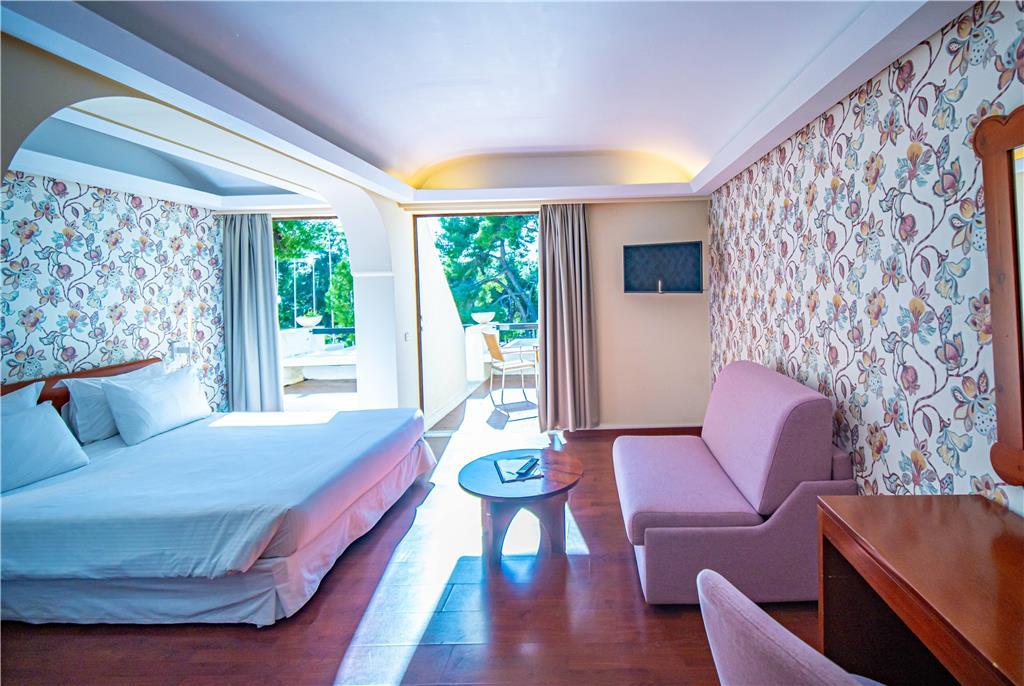 Hotel Ramada Poseidon 5*