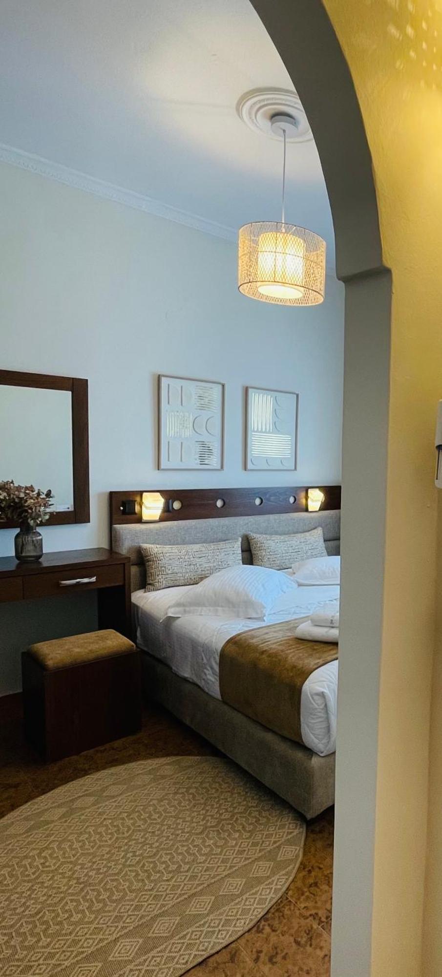 Semiramis Hotel Adamantas (Milos)
