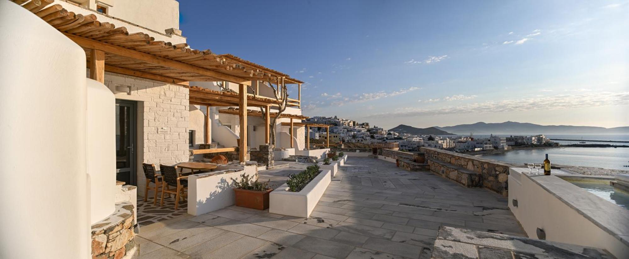 Iliada 2* Naxos City