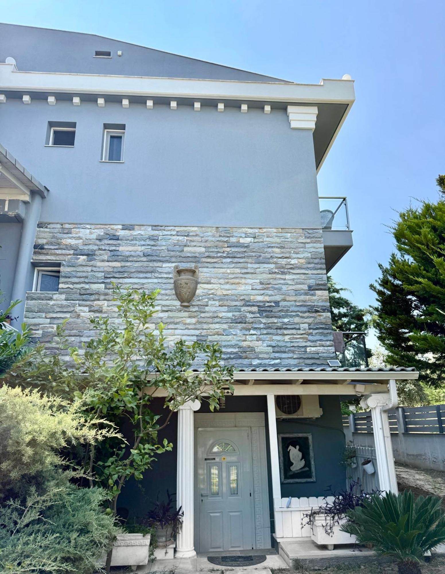 Spartandom Apartment
