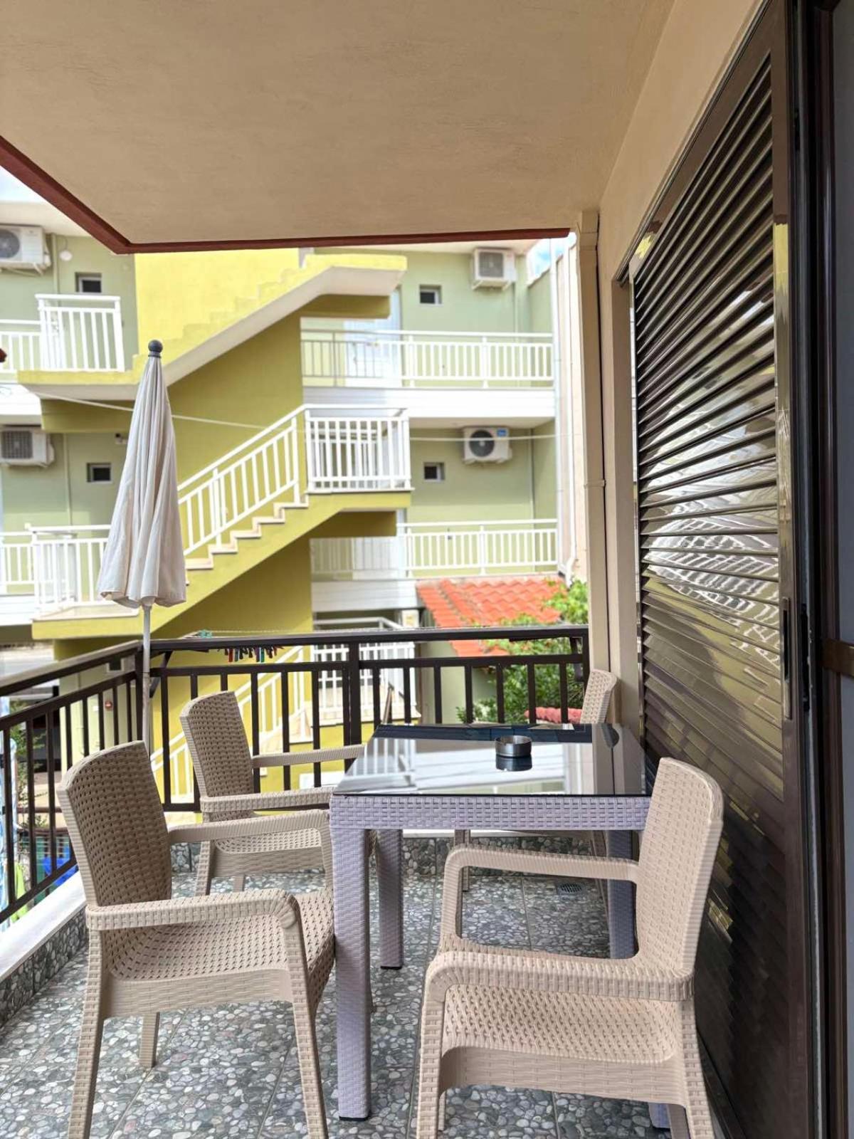 Athina Gia Apartment *