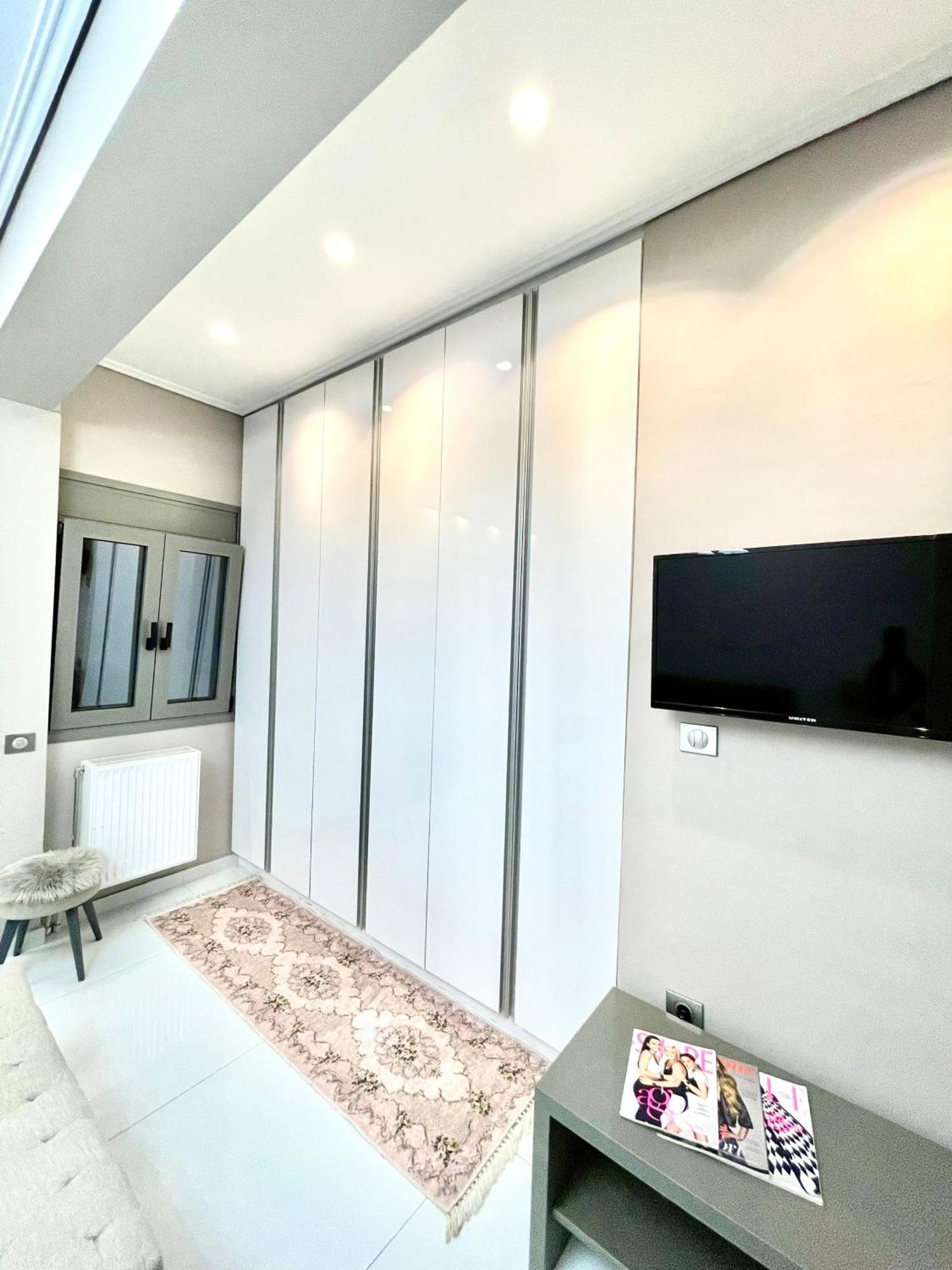 Sea View Apartment *