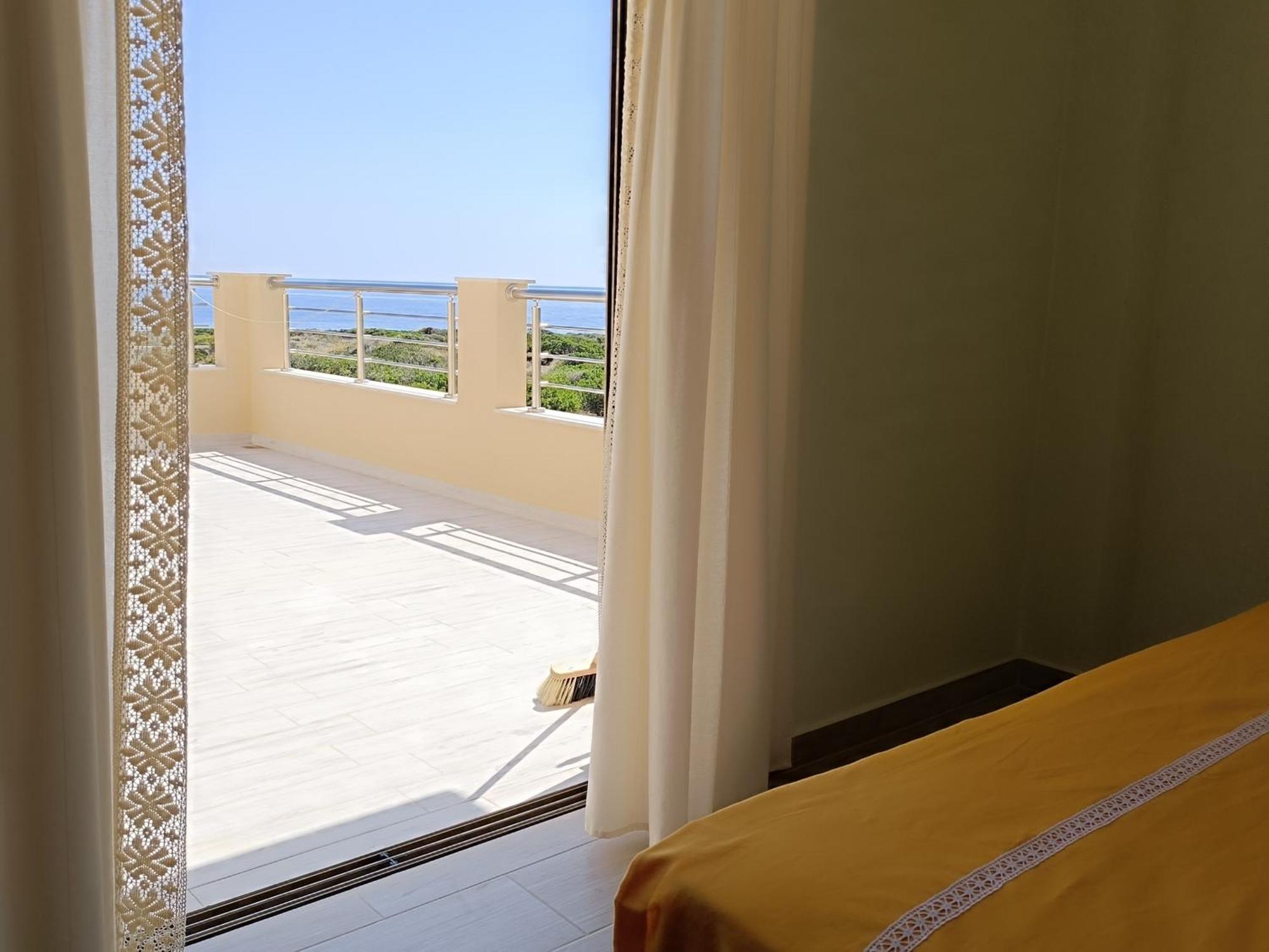 Apartment Milolithos *