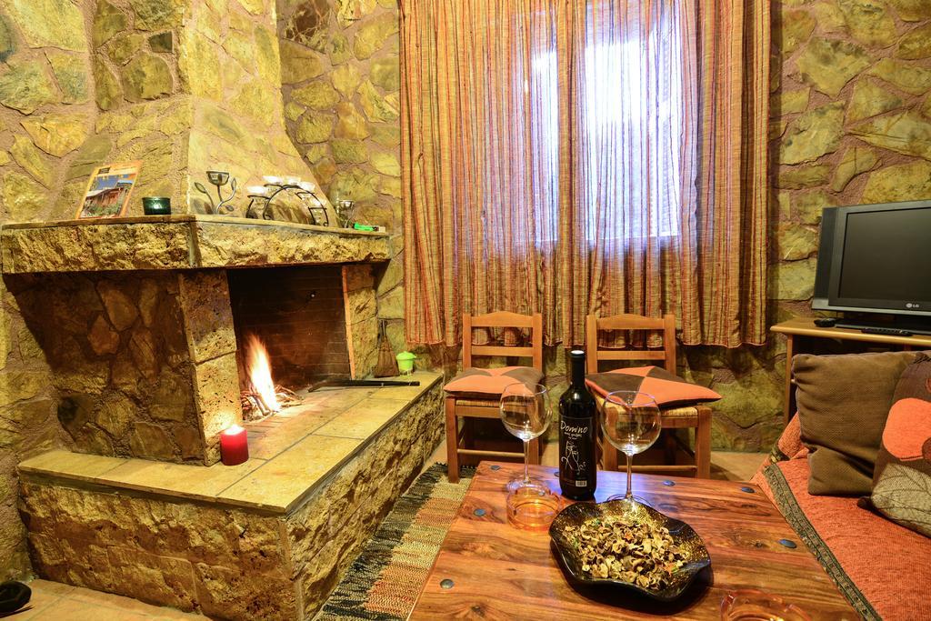 B K Guesthouse - Ξενώνας Β-Κ Ano Trikala