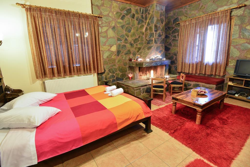 B K Guesthouse - Ξενώνας Β-Κ
