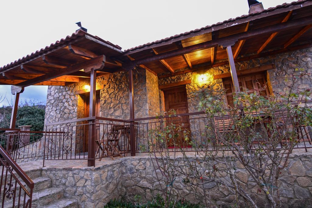 B K Guesthouse - Ξενώνας Β-Κ Guest house *