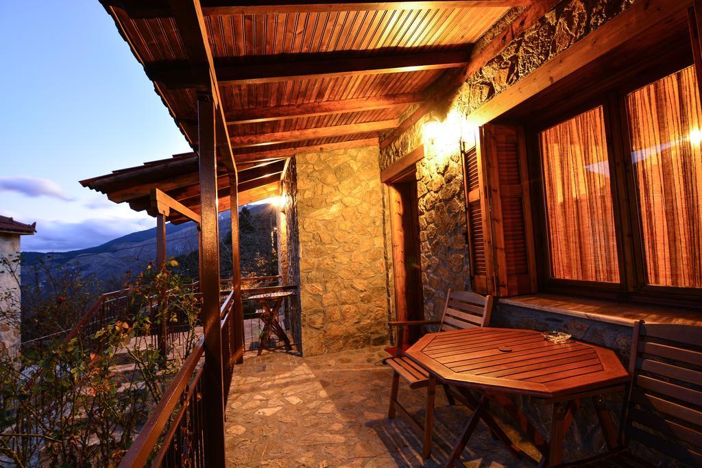 B K Guesthouse - Ξενώνας Β-Κ