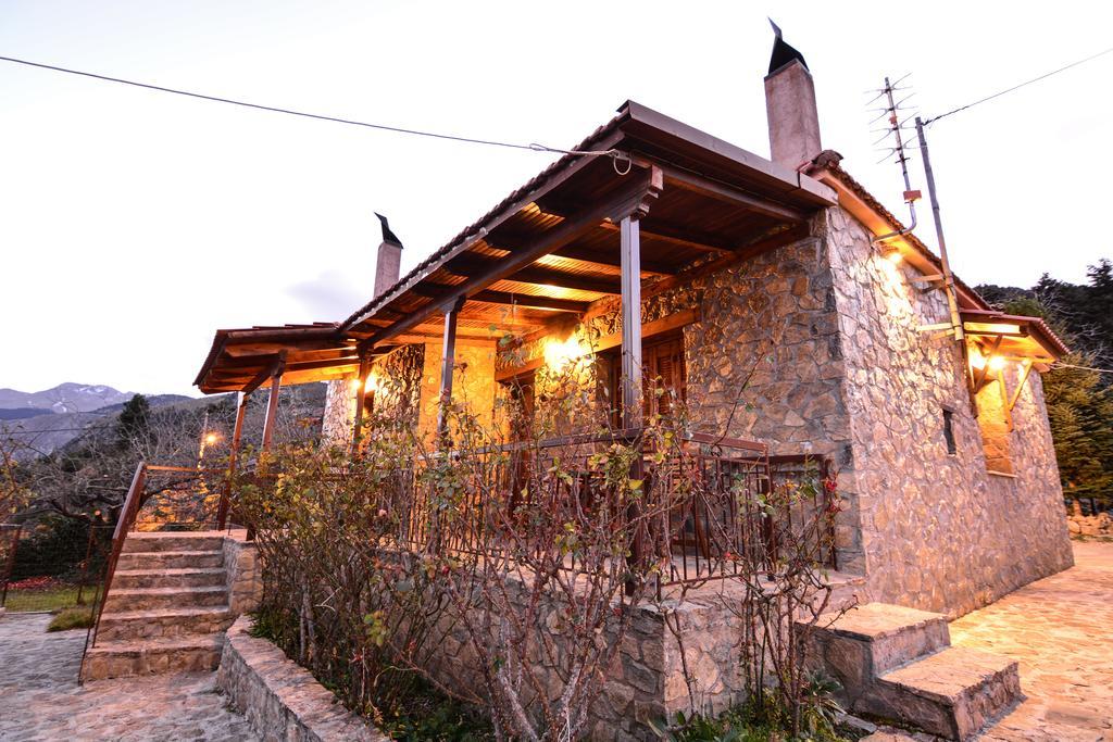 B K Guesthouse - Ξενώνας Β-Κ *