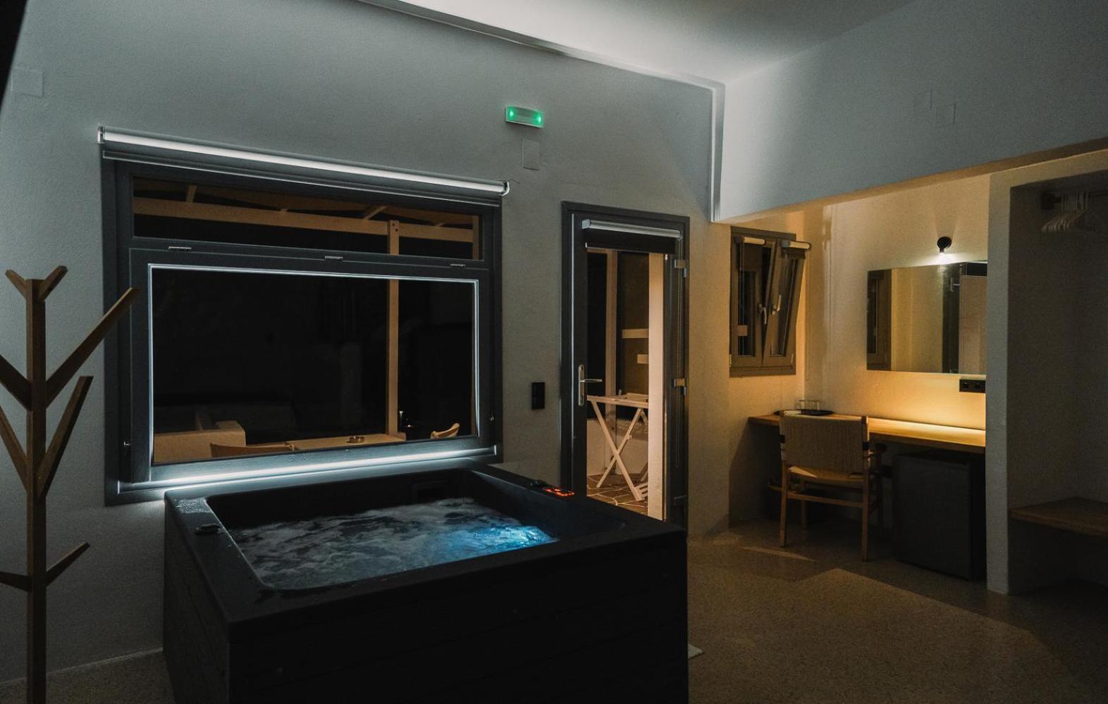 Cape Napos Aparthotel