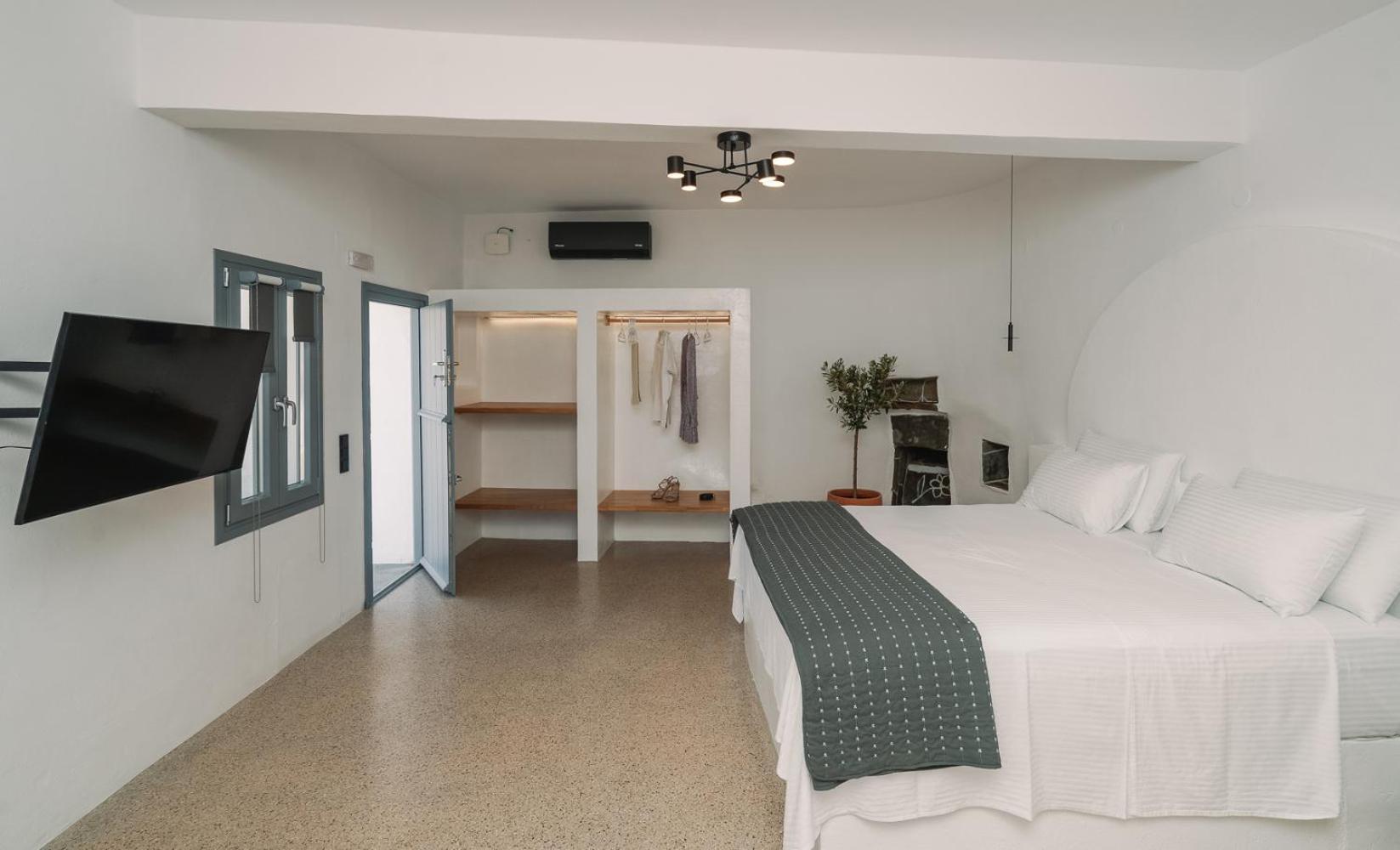 Cape Napos Aparthotel