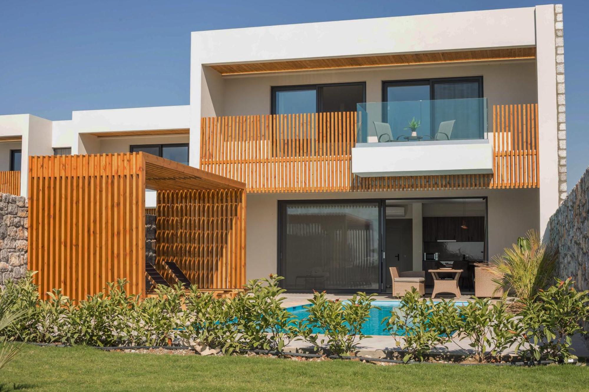 Villa Aethrion & *
