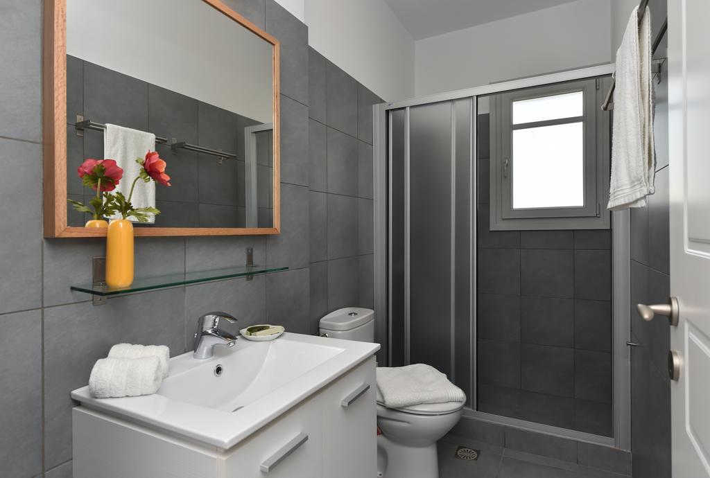 Aspro Villas Piso Livadi