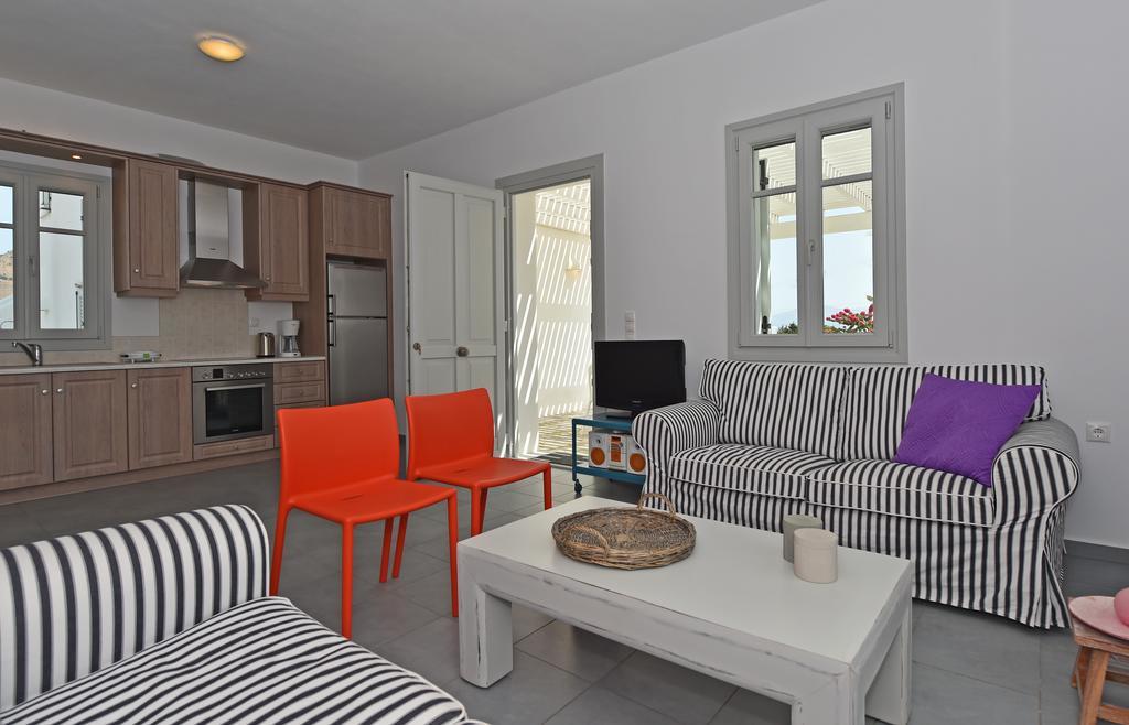 Aspro Villas Piso Livadi