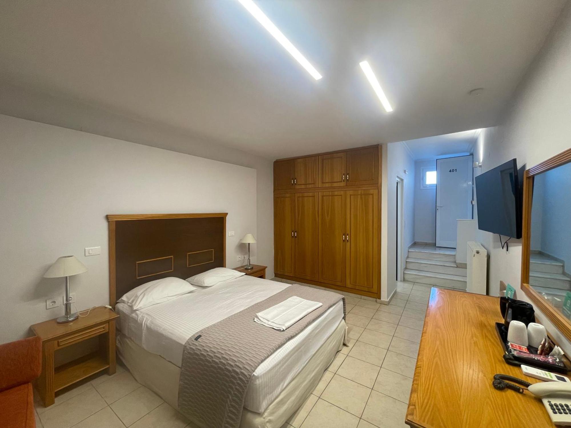 Danae Hotel 3*