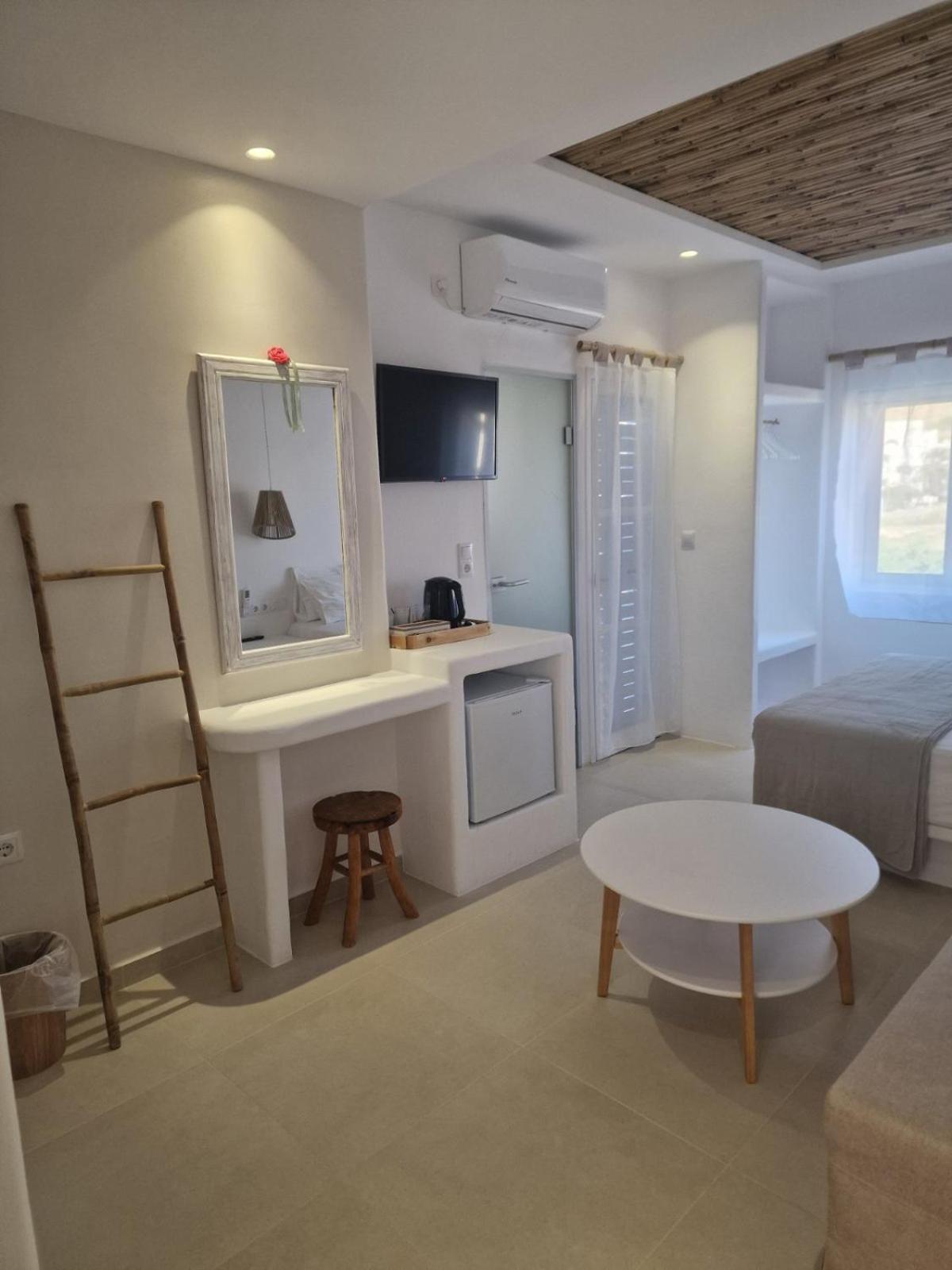 Ilias Place