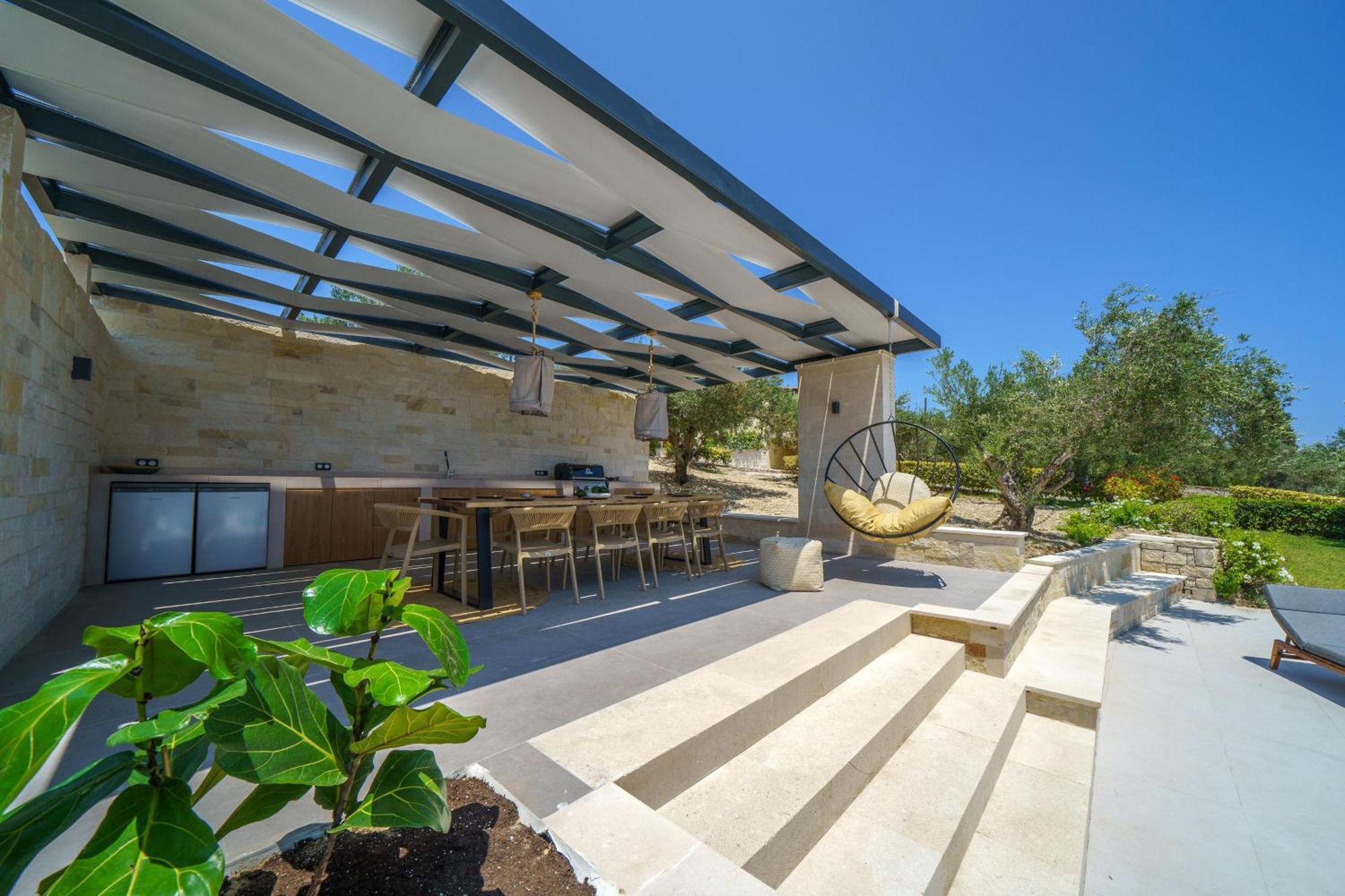Lefkothea With Large Pool, Bbq & Playground Villa Adelianos Kampos