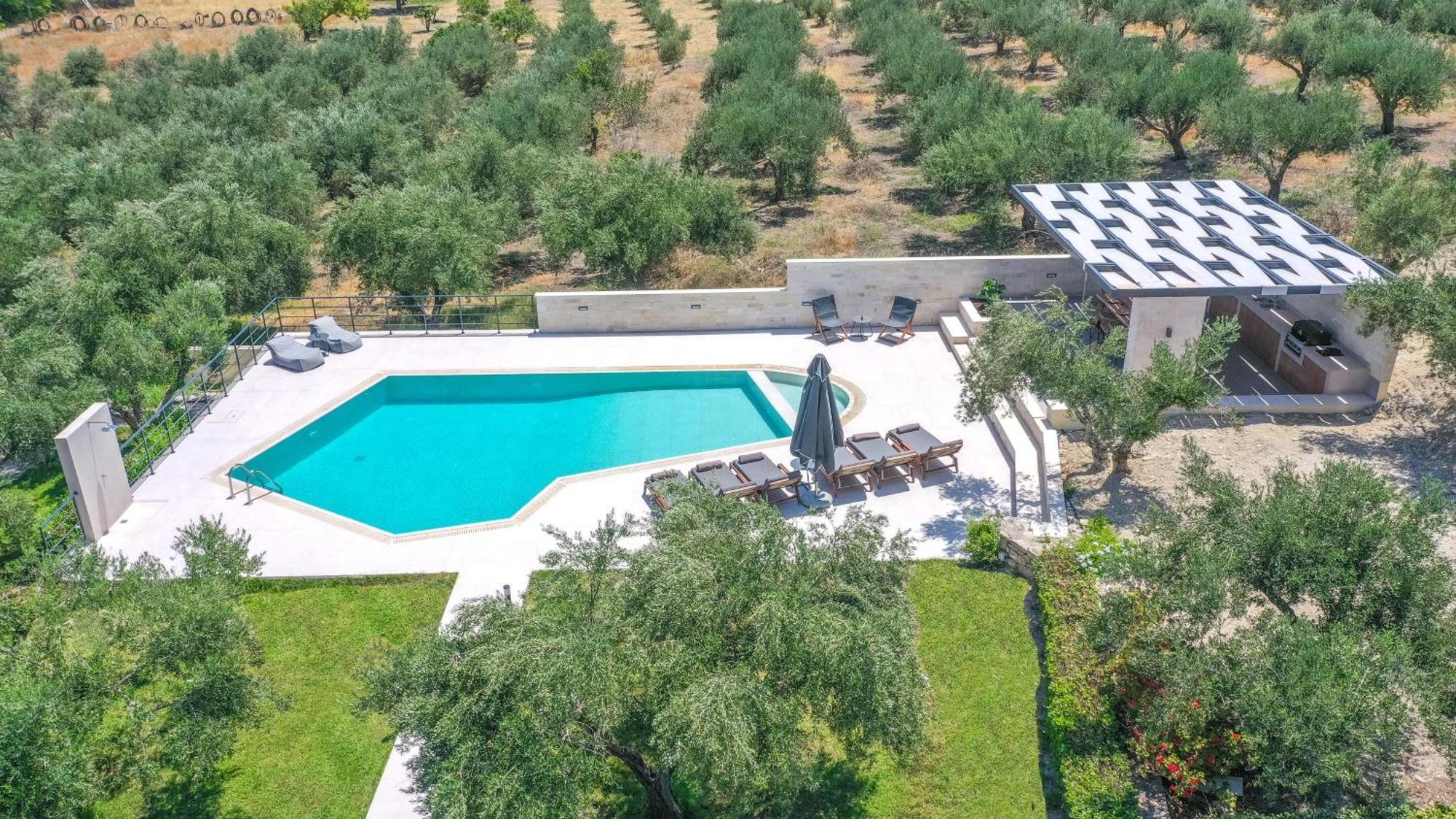 Lefkothea With Large Pool, Bbq & Playground Adelianos Kampos