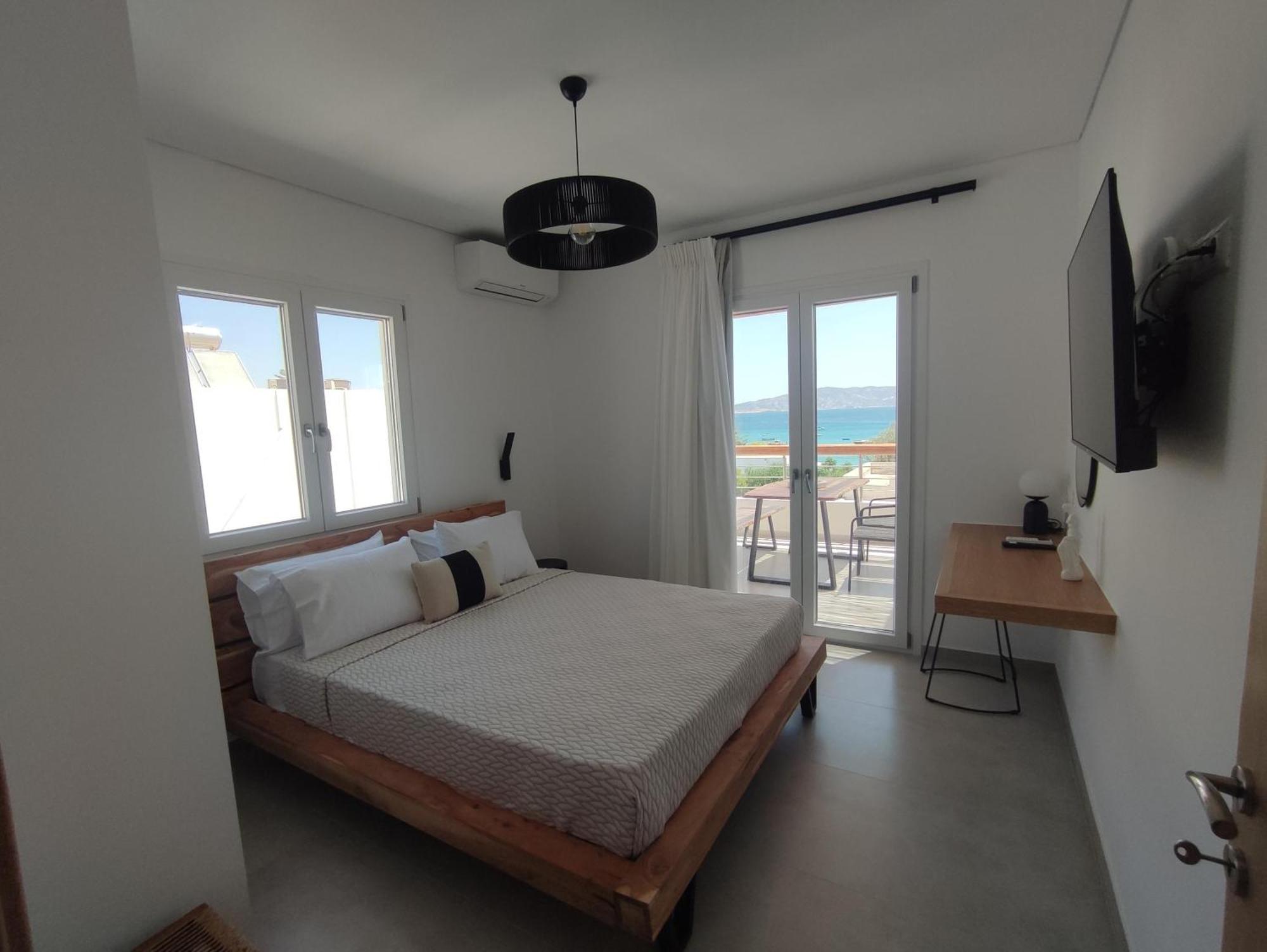 Eleni House Pollonia