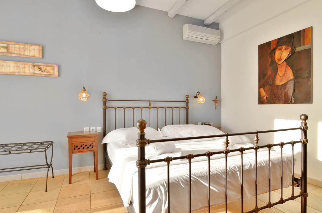 Niriides Luxury Apartment