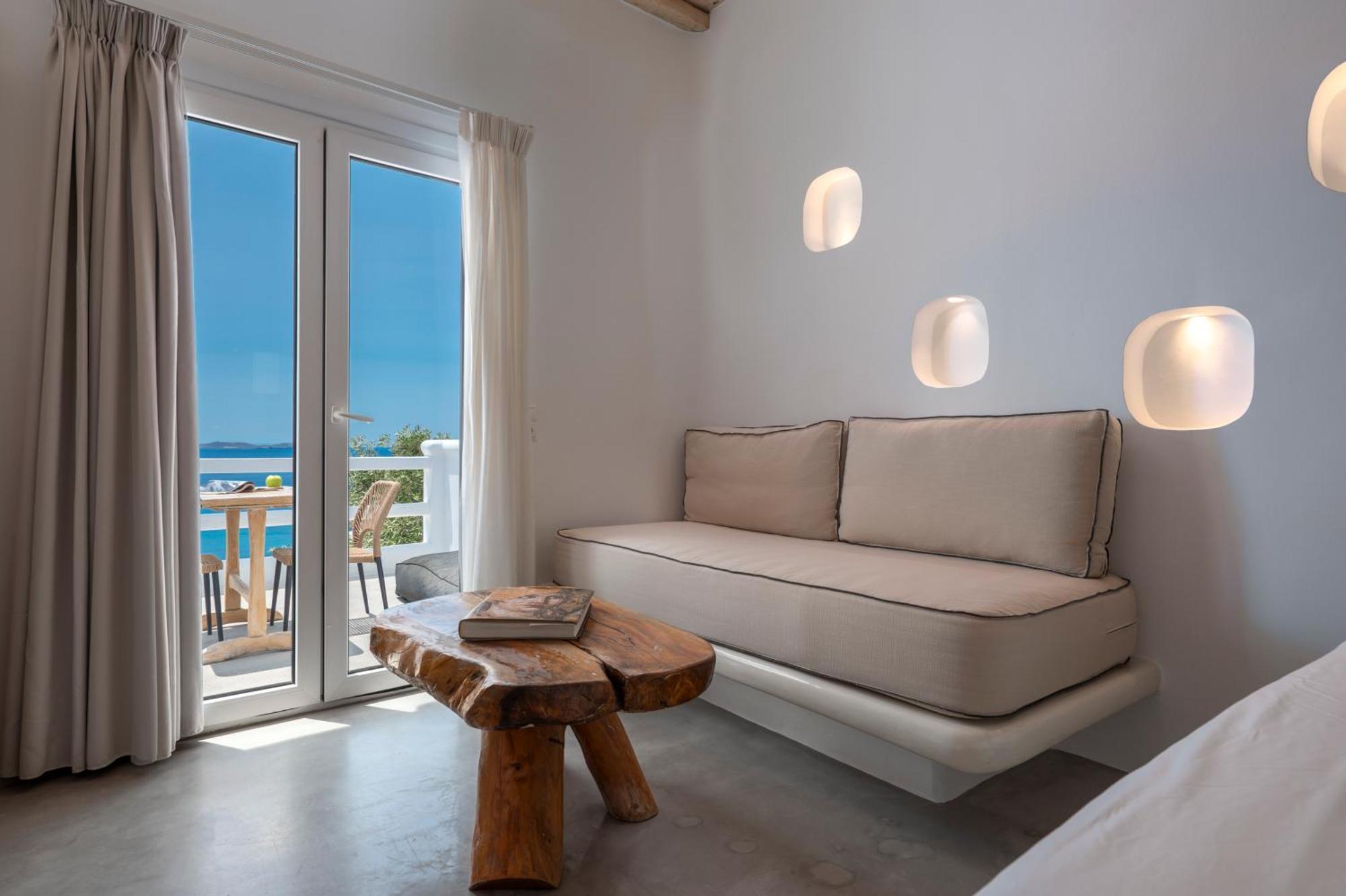 Aparthotel Flaskos Luxury Suites
