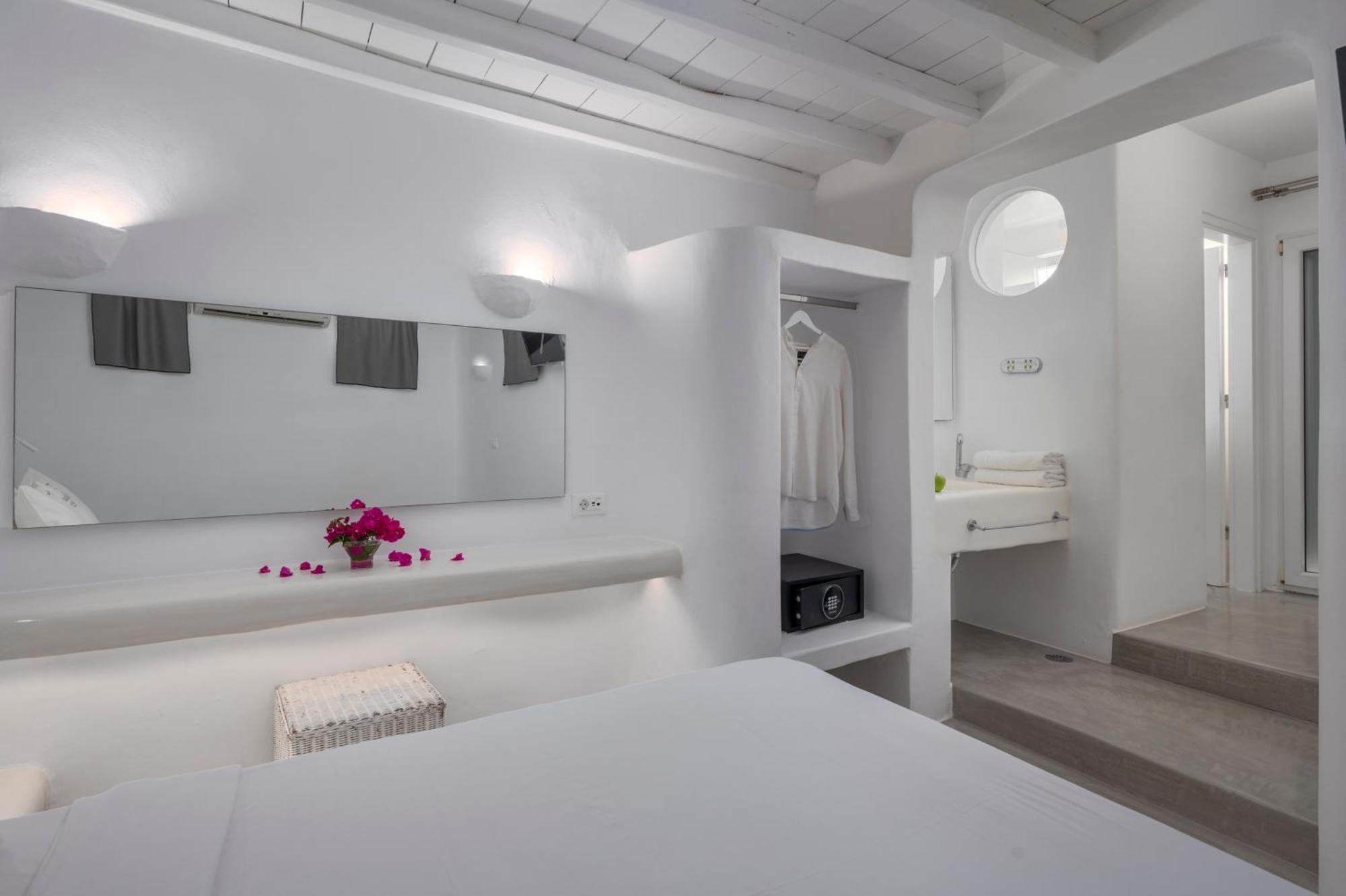 Flaskos Luxury Suites 4* Agios Stefanos (Mykonos)