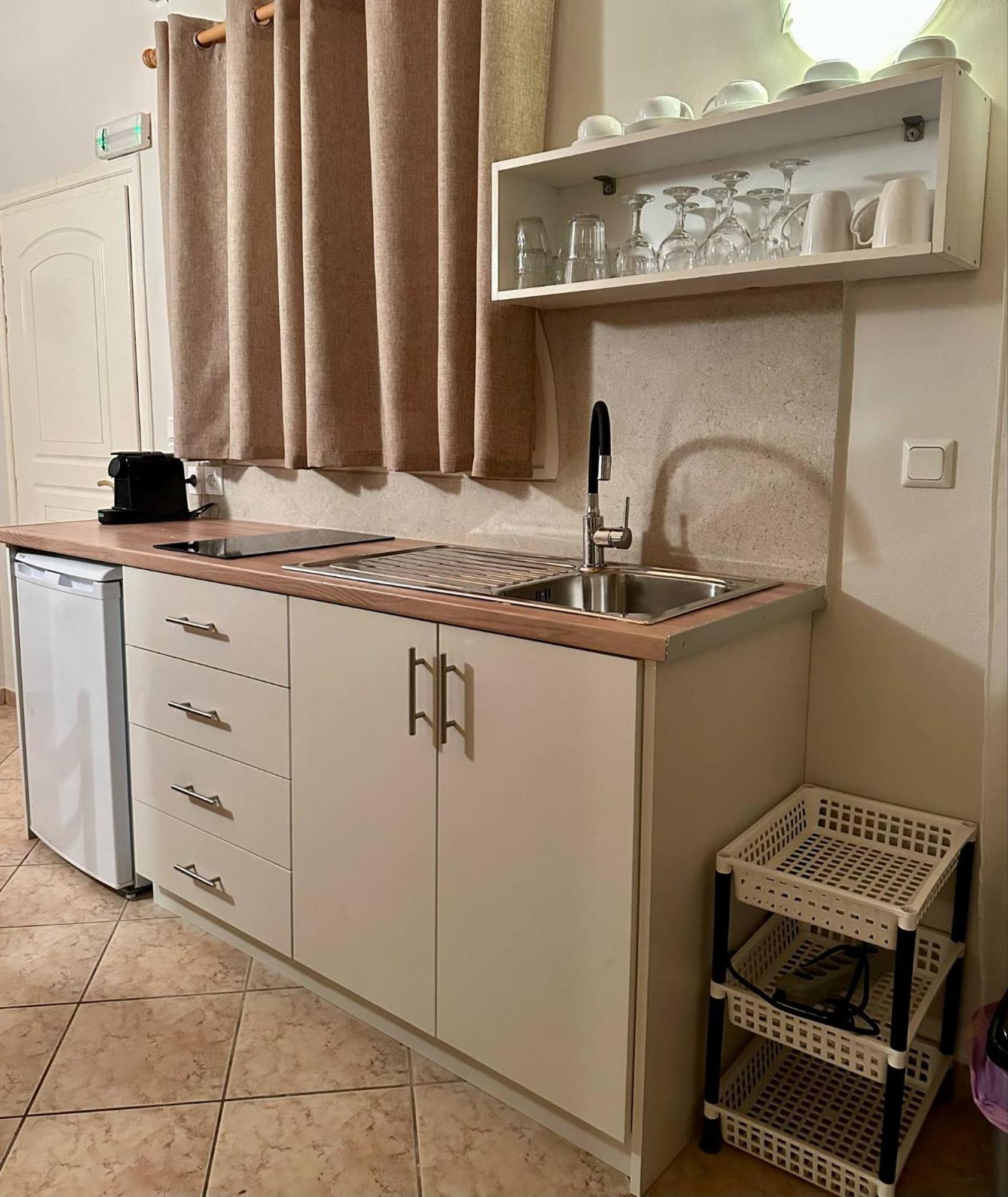 Aparthotel Almyra & 3*