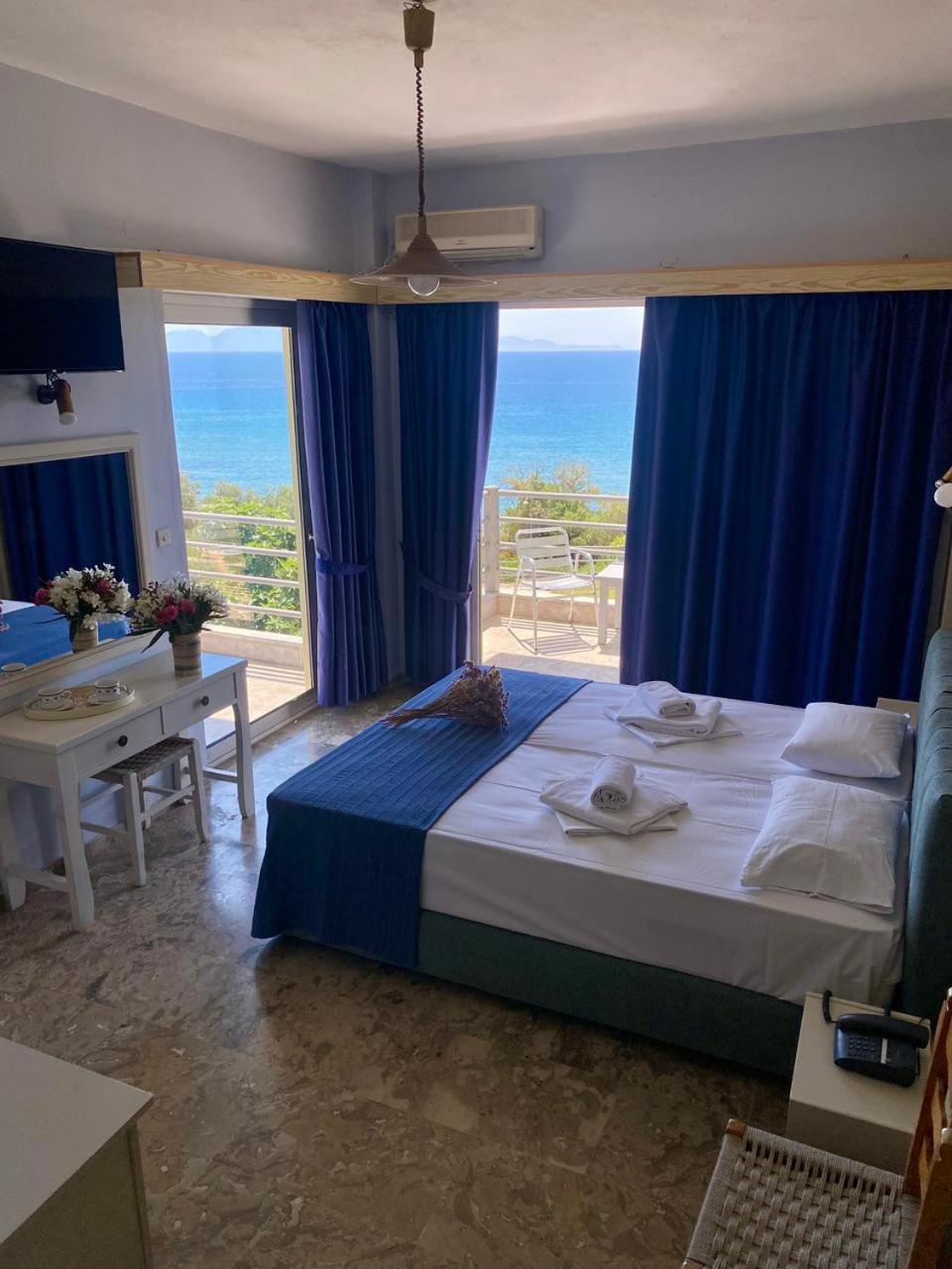 De La 2* Koroni (Messinia)