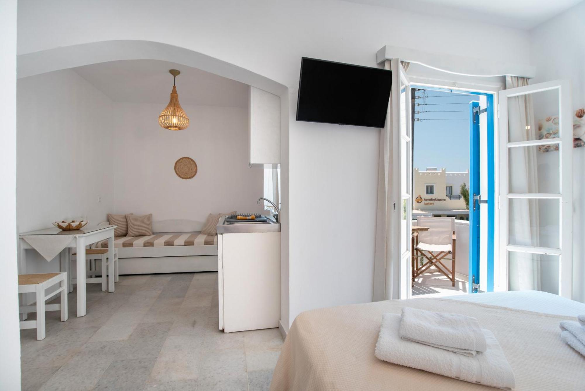 Maroulis Naxos *