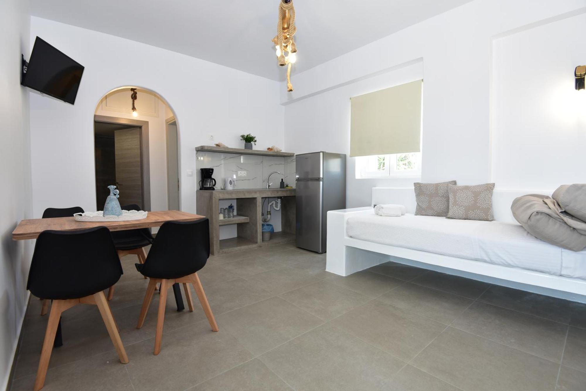 Muses Milos Bed & Breakfast Provatas