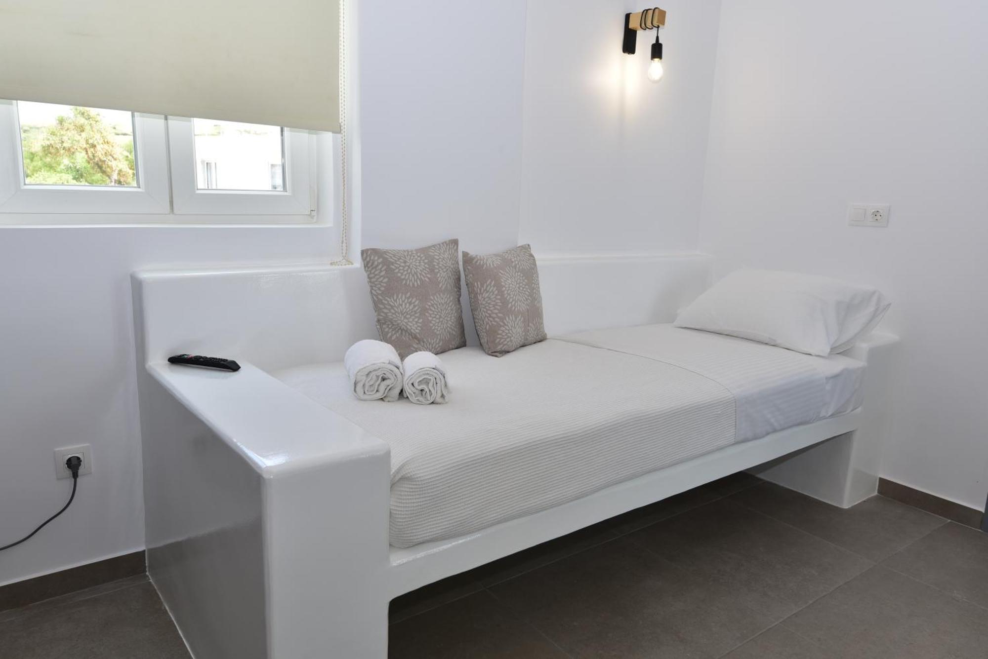 Bed & Breakfast Muses Milos Provatas