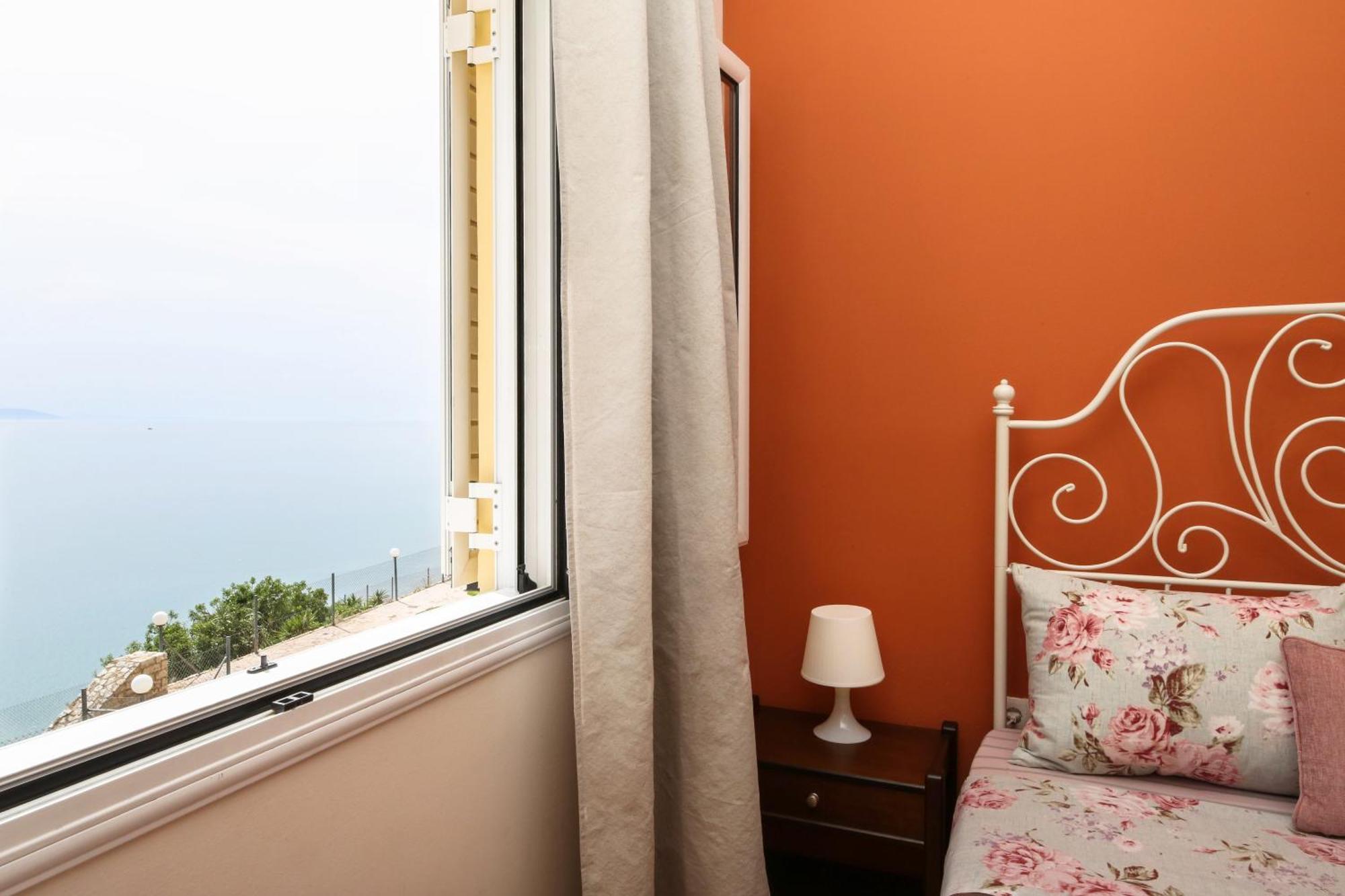 Gems Apartment *