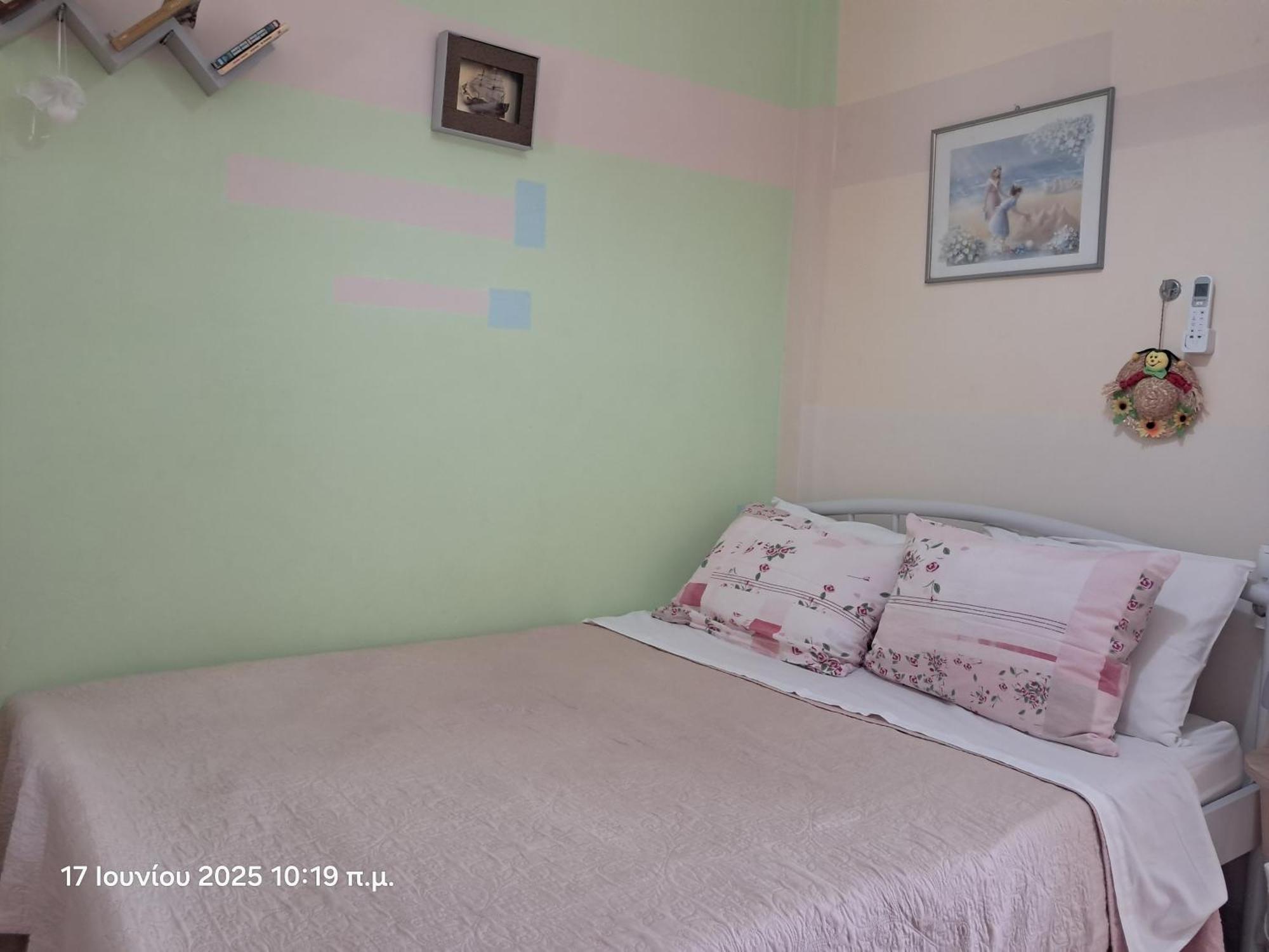 Floor On Villa, 3' From Center, By The Sea! Host Is Efi Kwsta *