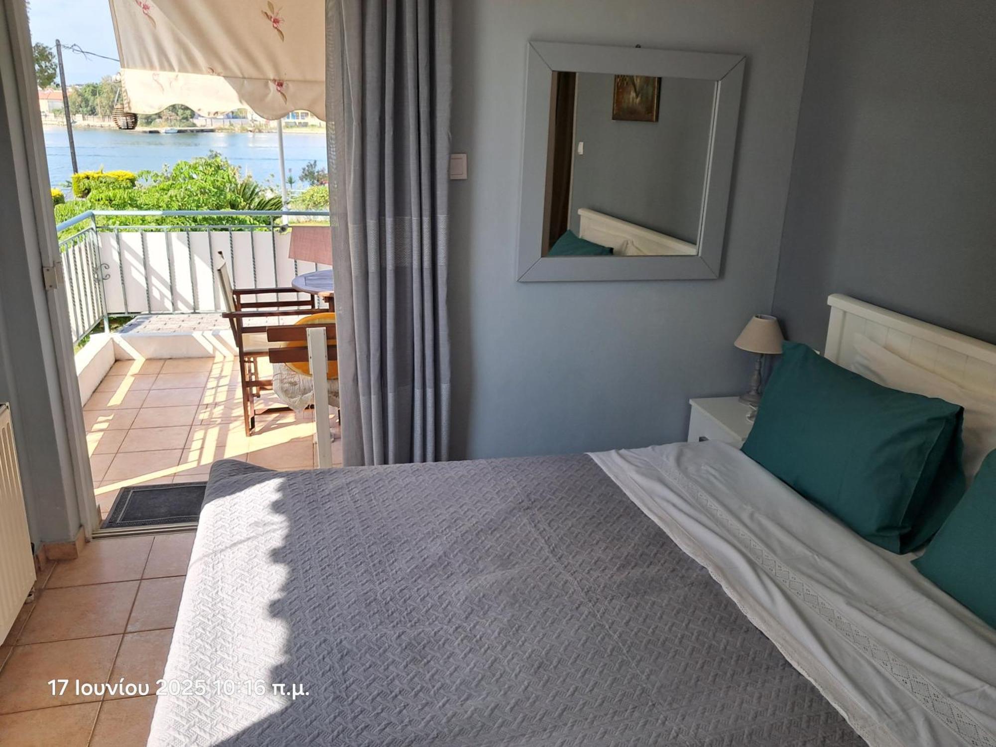Floor On Villa, 3' From Center, By The Sea! Host Is Efi Kwsta Apartment