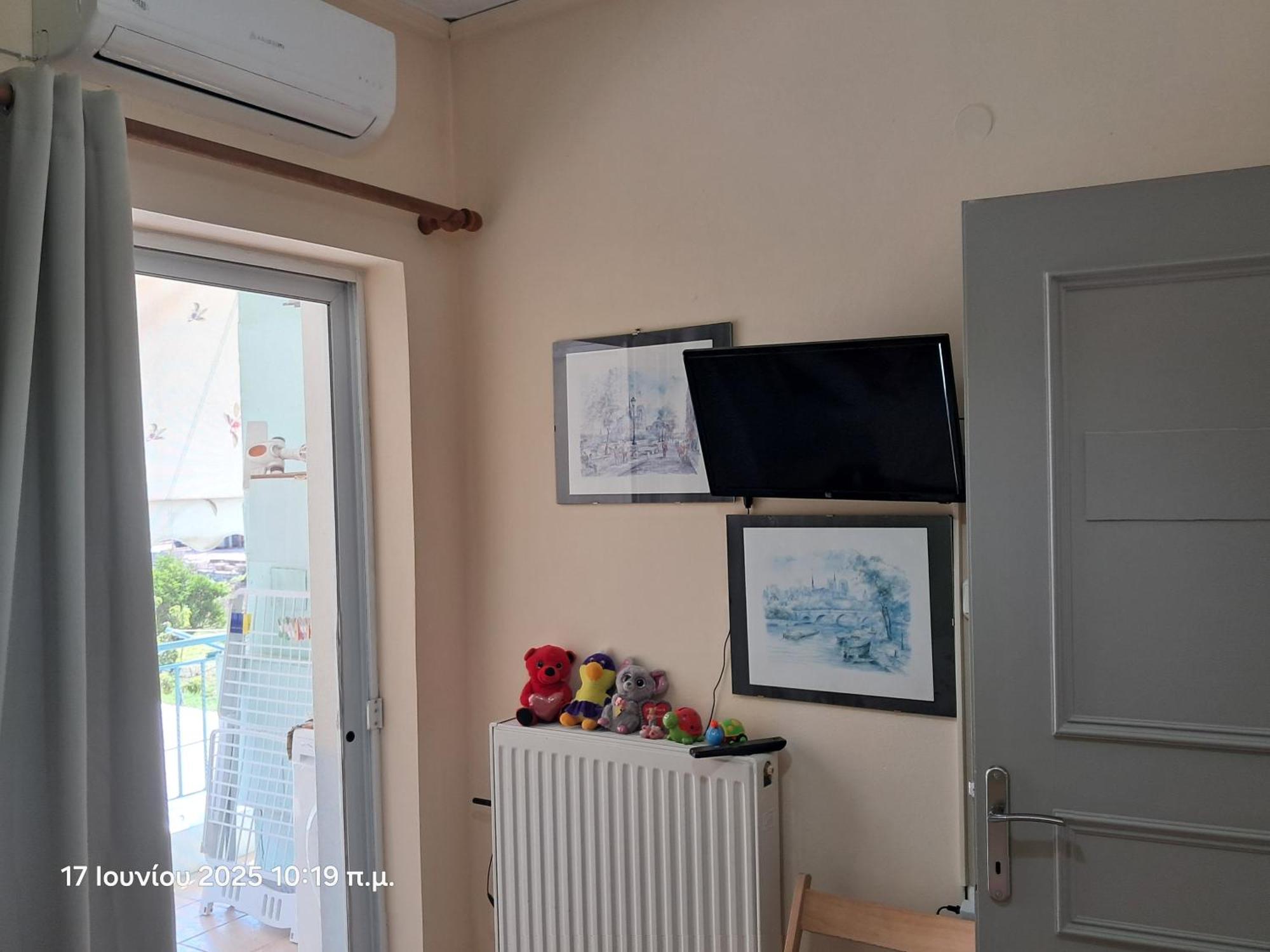 Apartment Floor On Villa, 3' From Center, By The Sea! Host Is Efi Kwsta *
