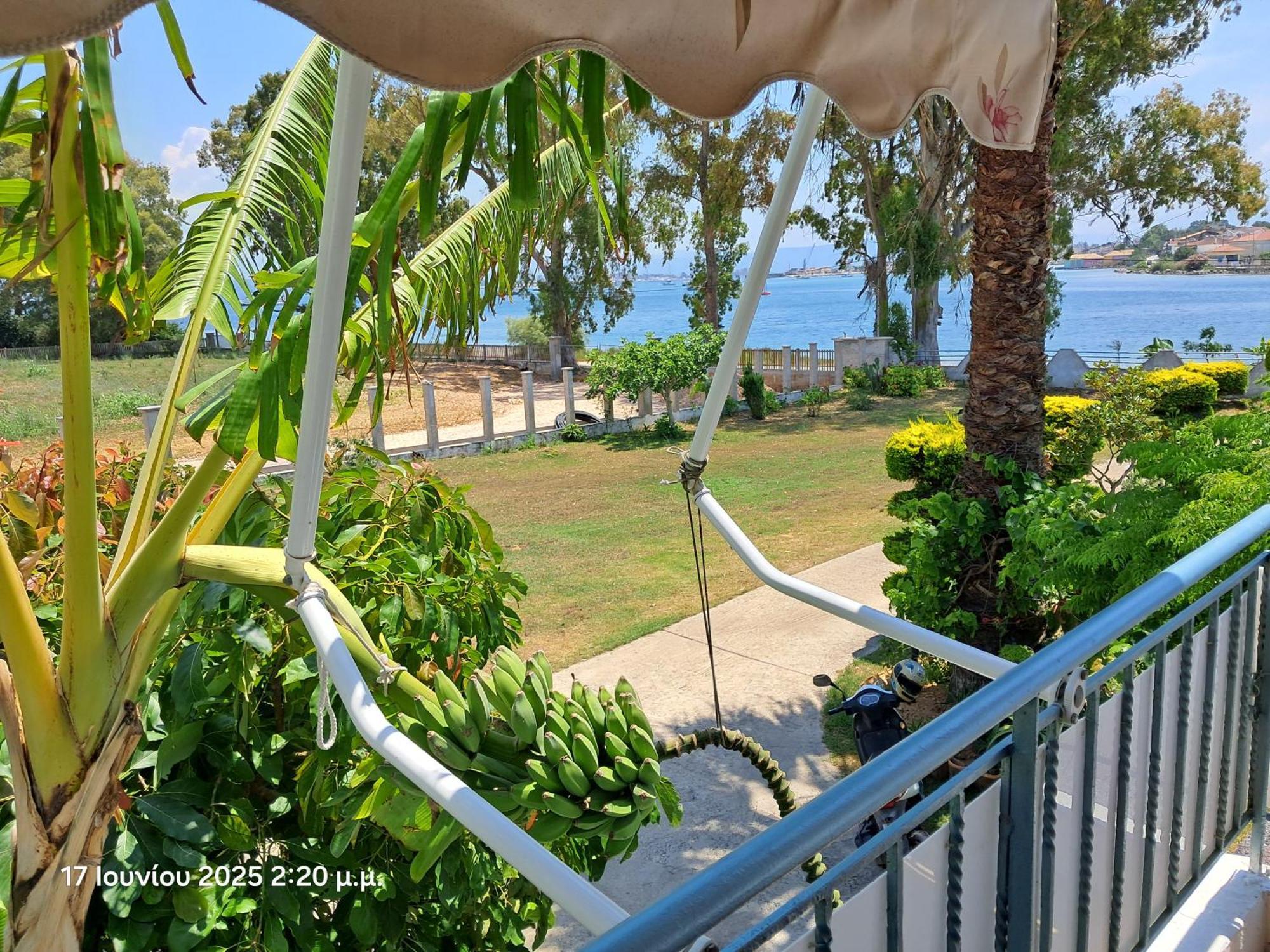 Floor On Villa, 3' From Center, By The Sea! Host Is Efi Kwsta * Preveza
