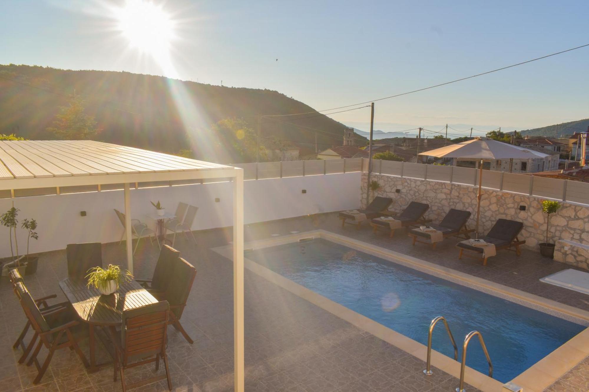 Dimitras House Holiday home *