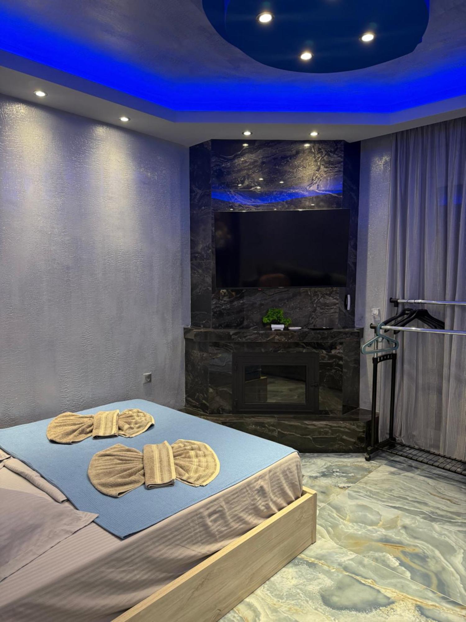 Luxury First Line By Makhome *