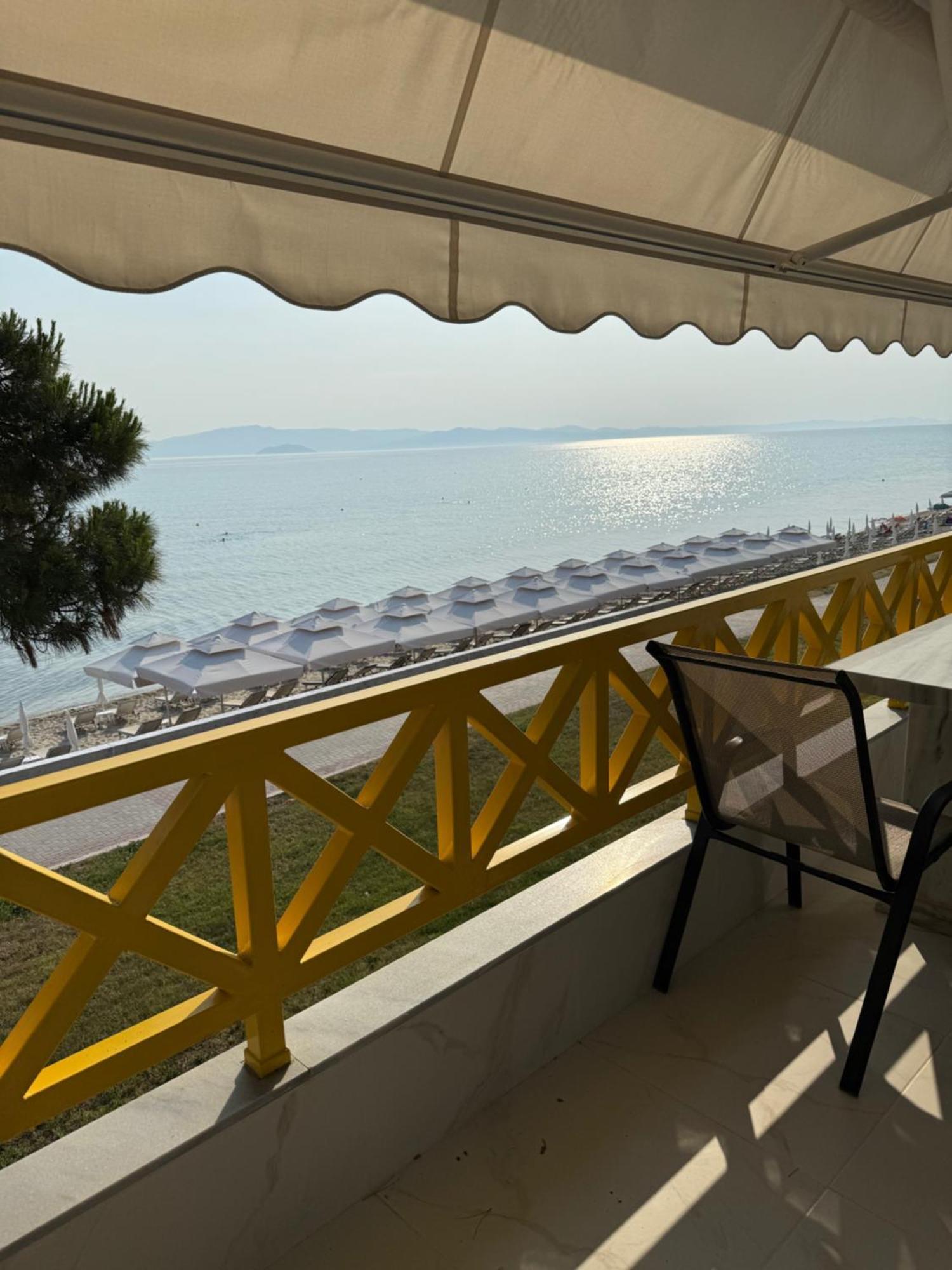 Luxury First Line By Makhome Apartment