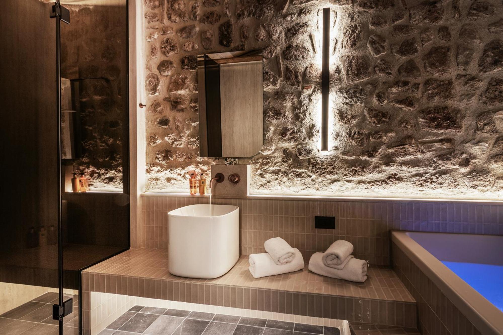 Acro Upscale Residences Apartment