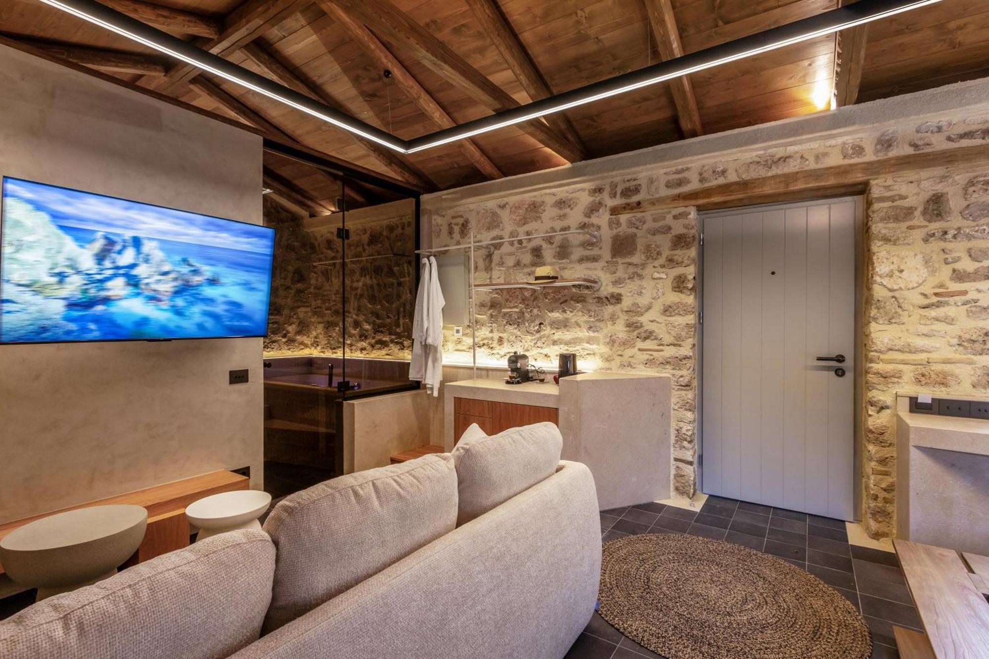Acro Upscale Residences Apartment