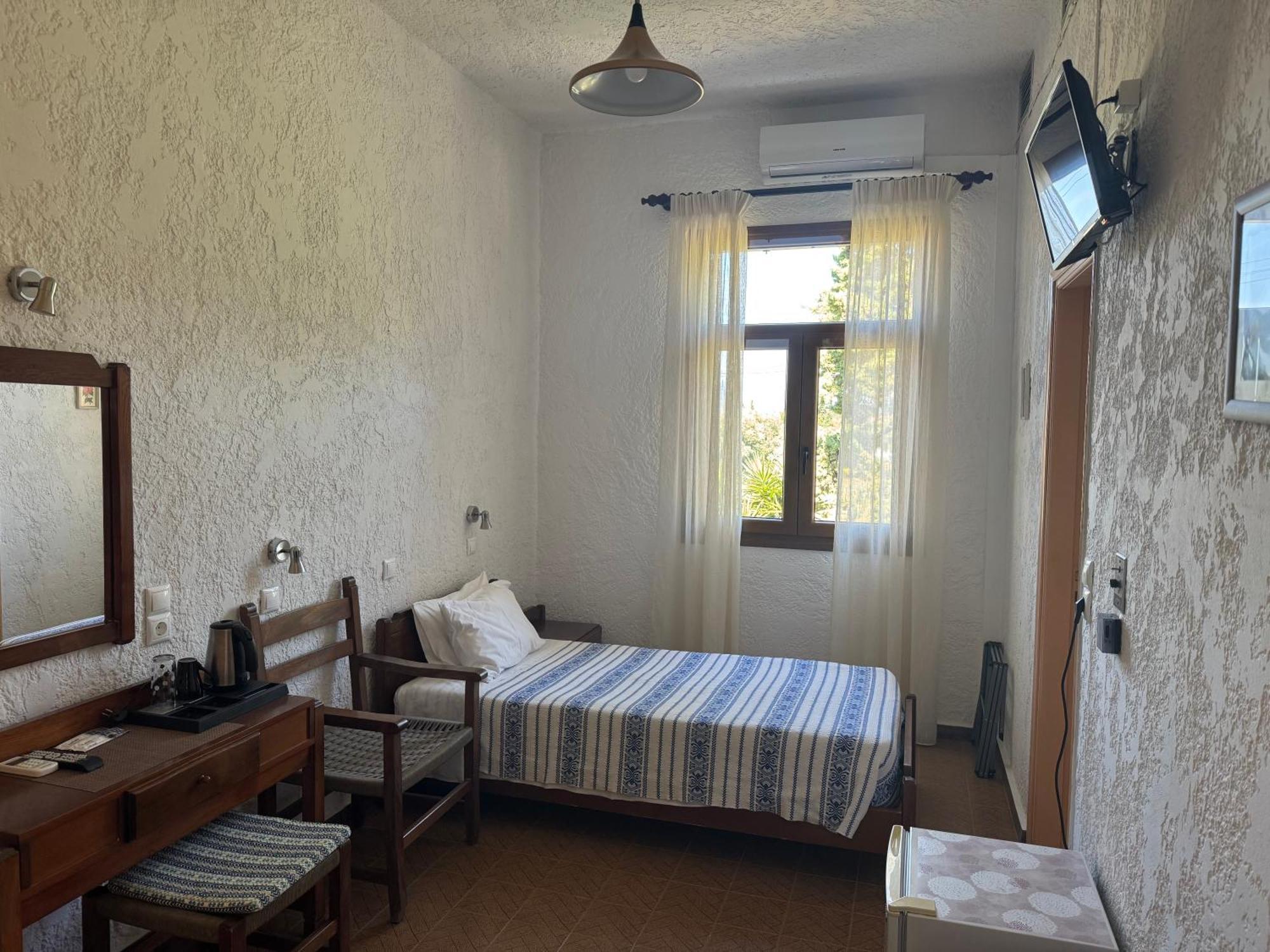 Pythais Hotel 2*