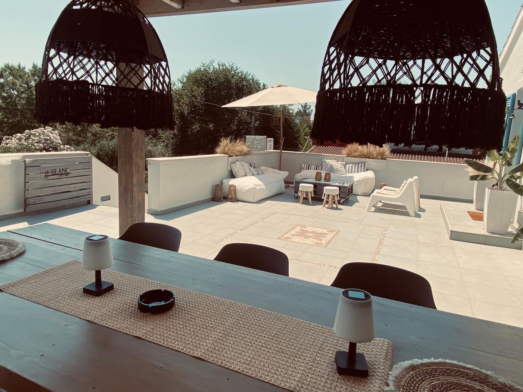 Le Blanc Country house *