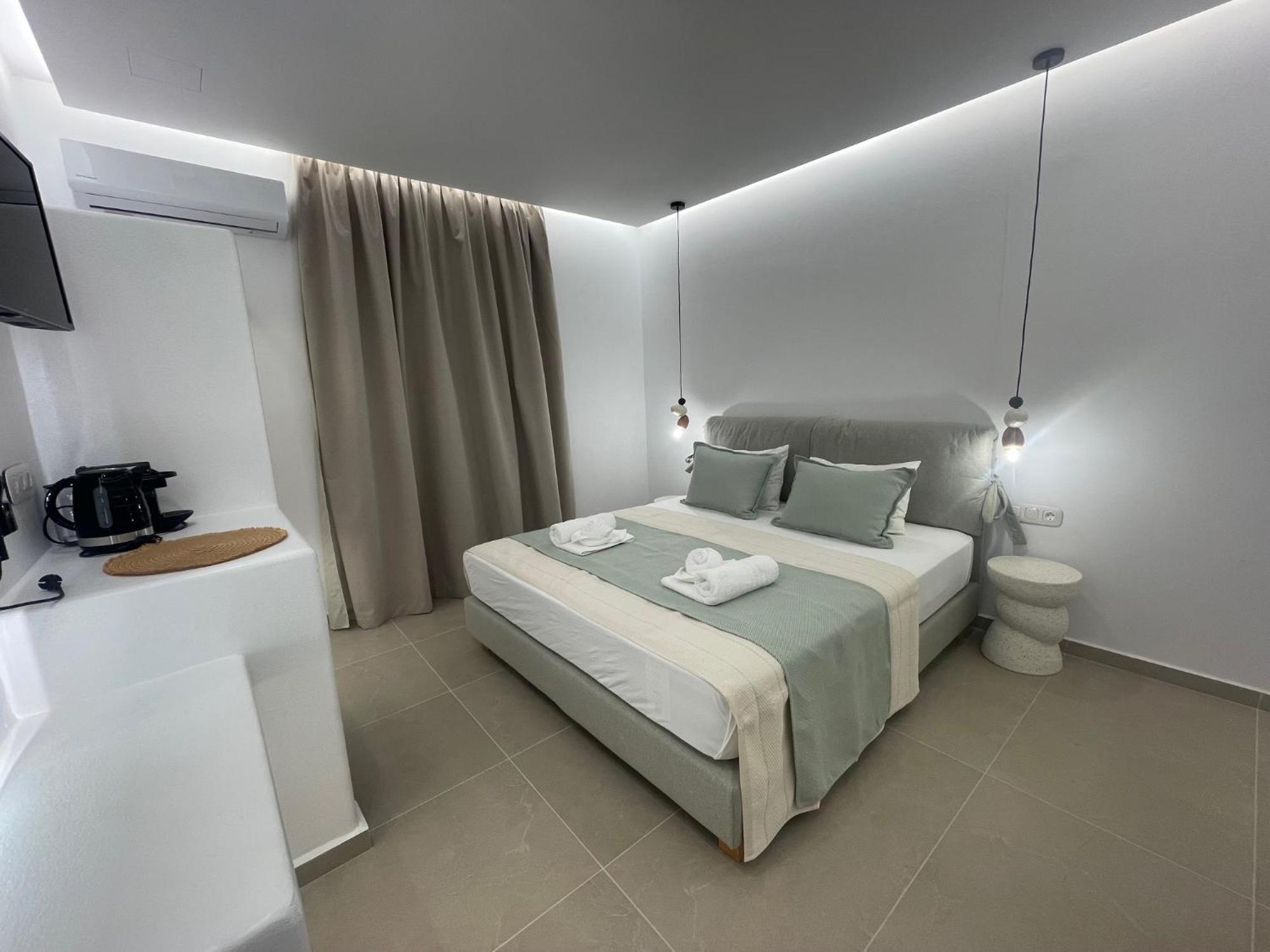 Theofanis Hotel 3*