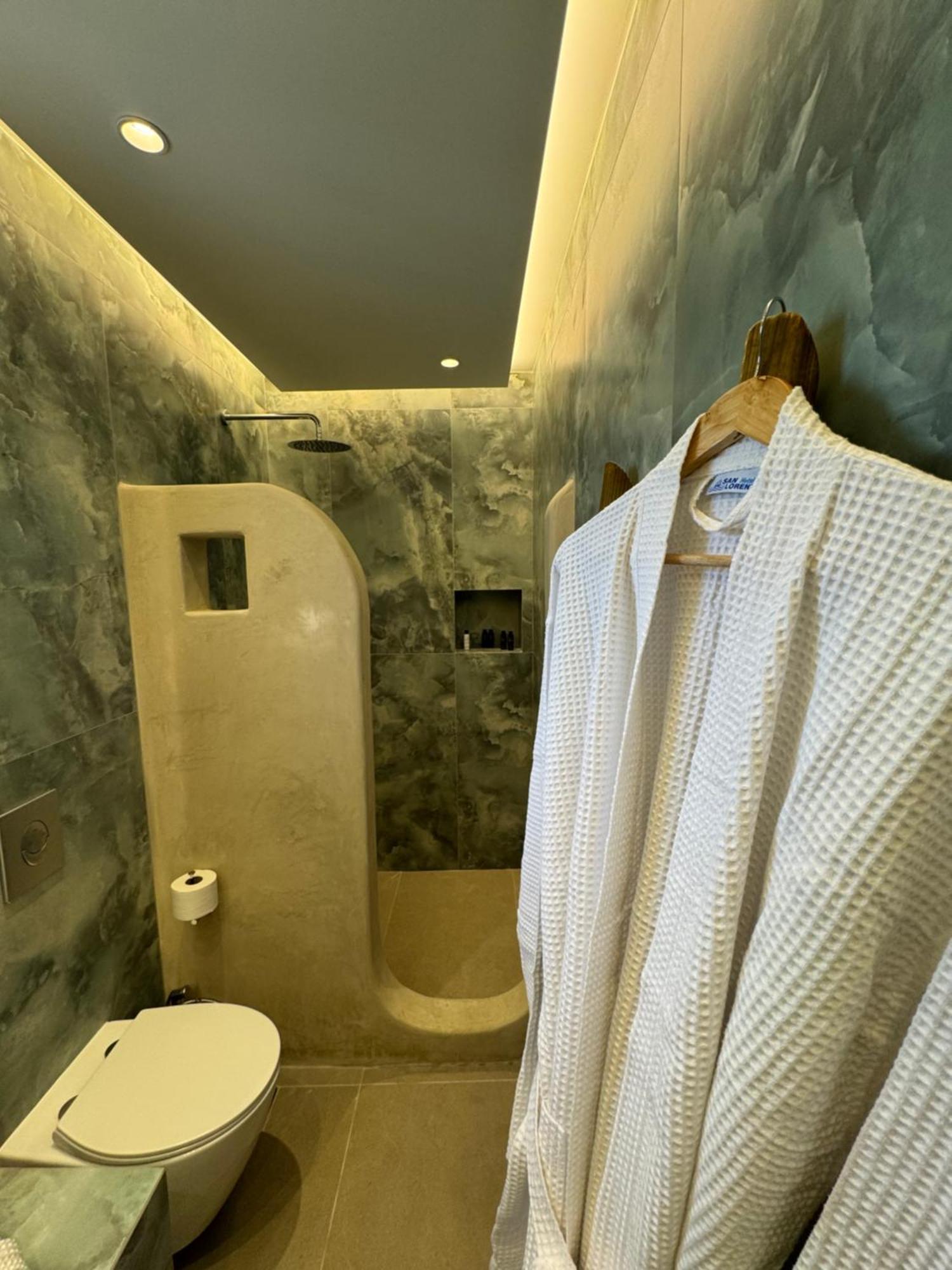 Theofanis Hotel