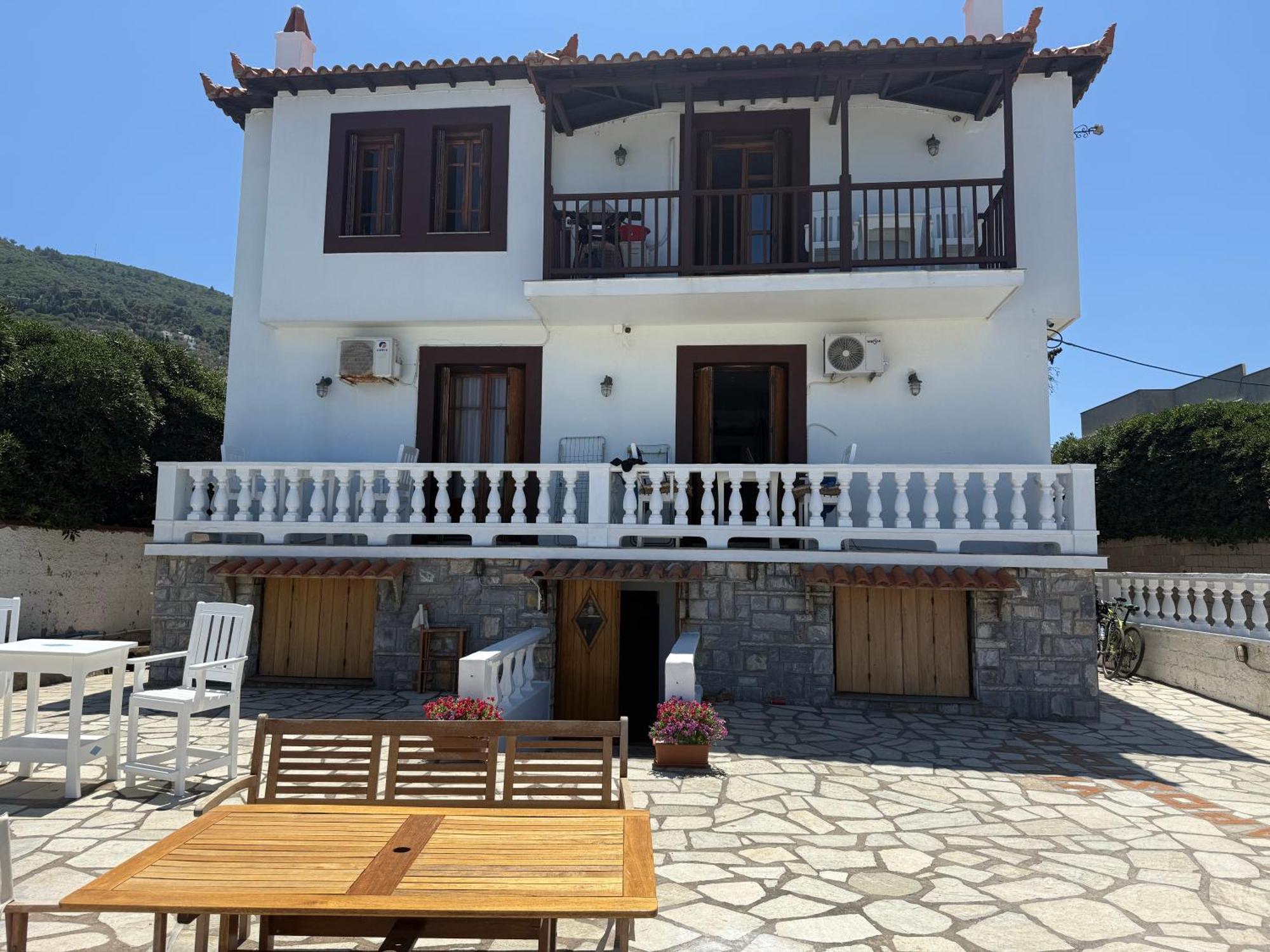 Apostolis Studios Guest house Skopelos Town