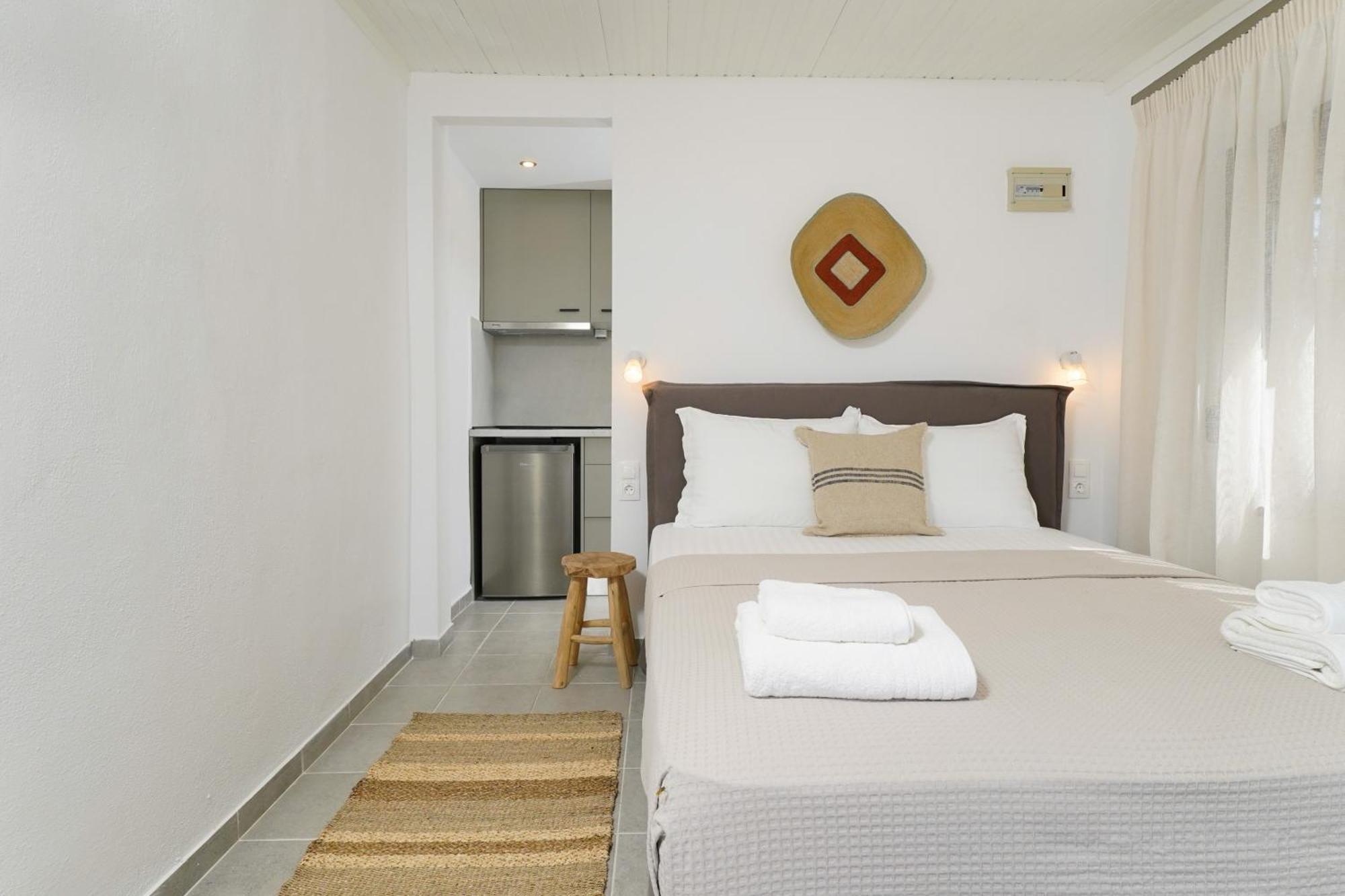 Acroterra - Easy Living